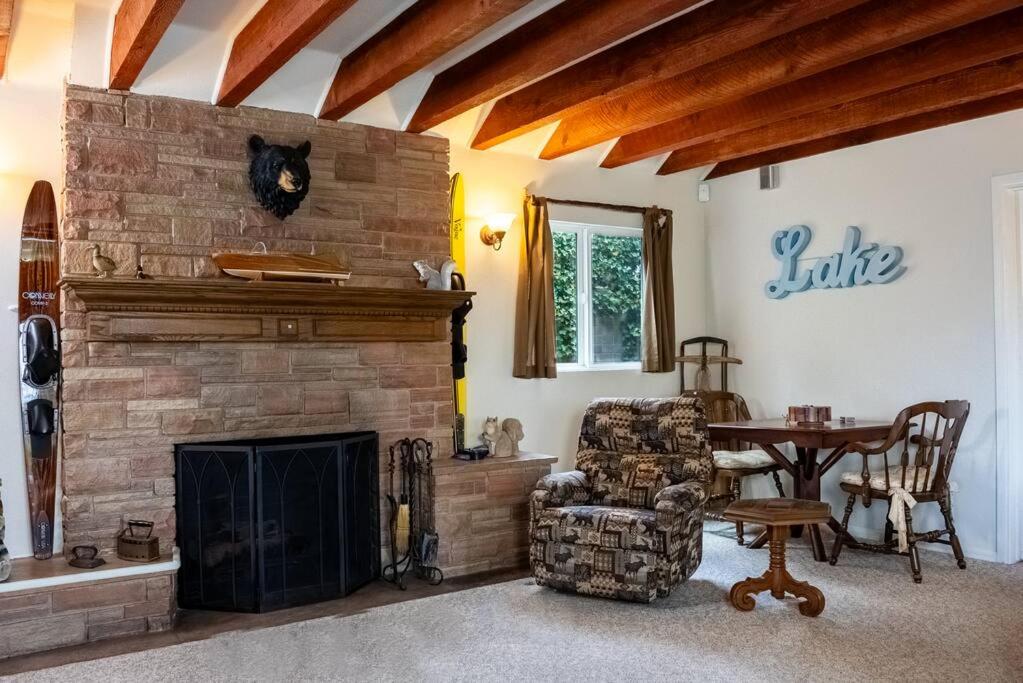 The Chardonnay Chalet, Lake View, Walk to Village! view 3