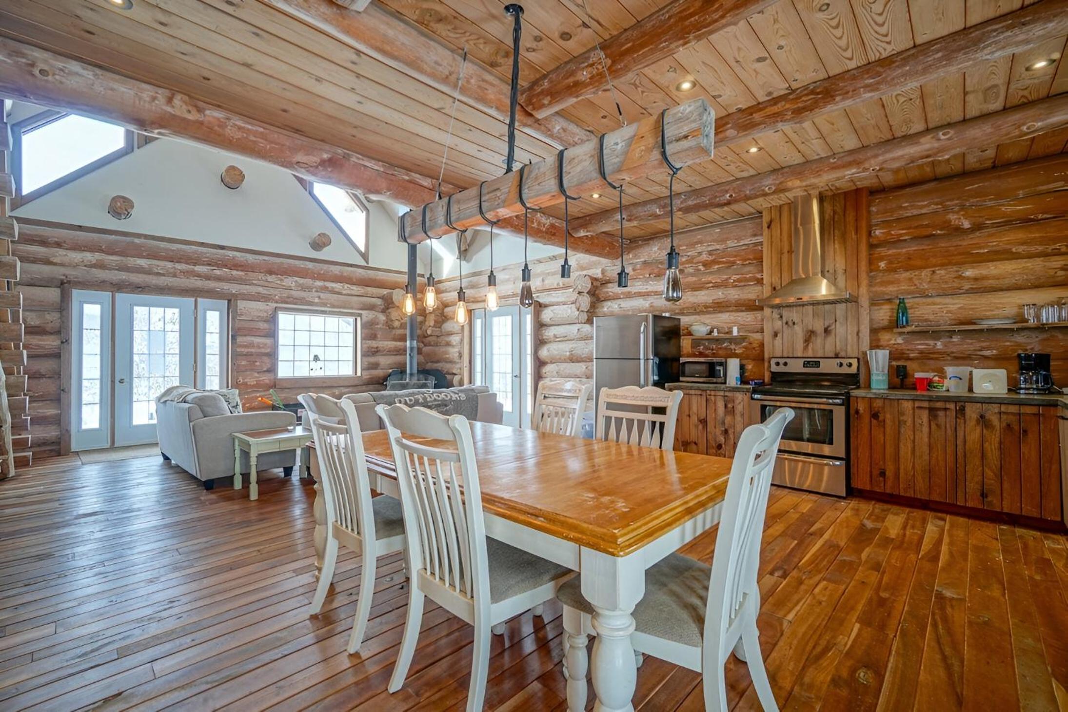 Chalet en bois rond des Perséides