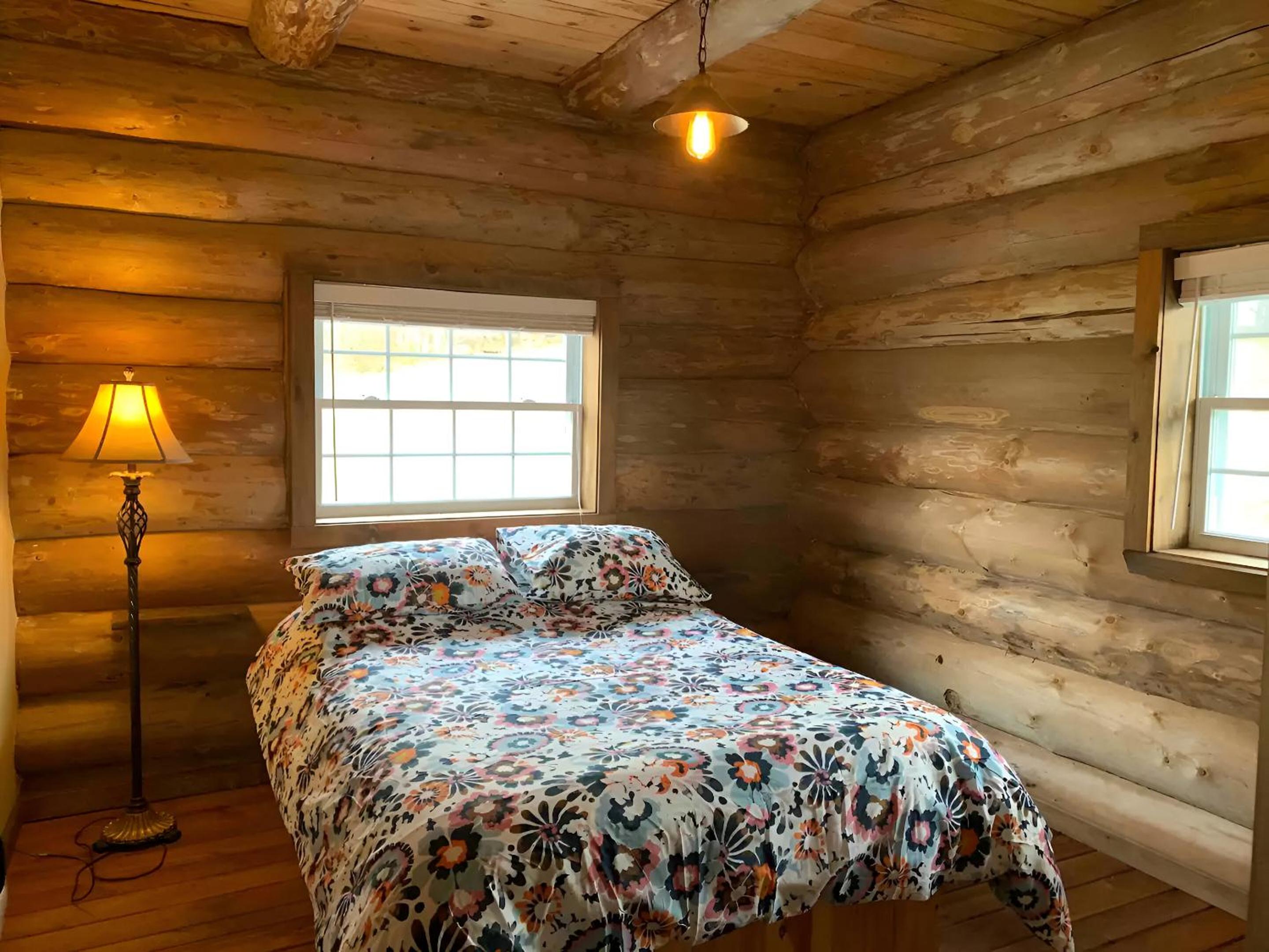 Chalet en bois rond des Perséides