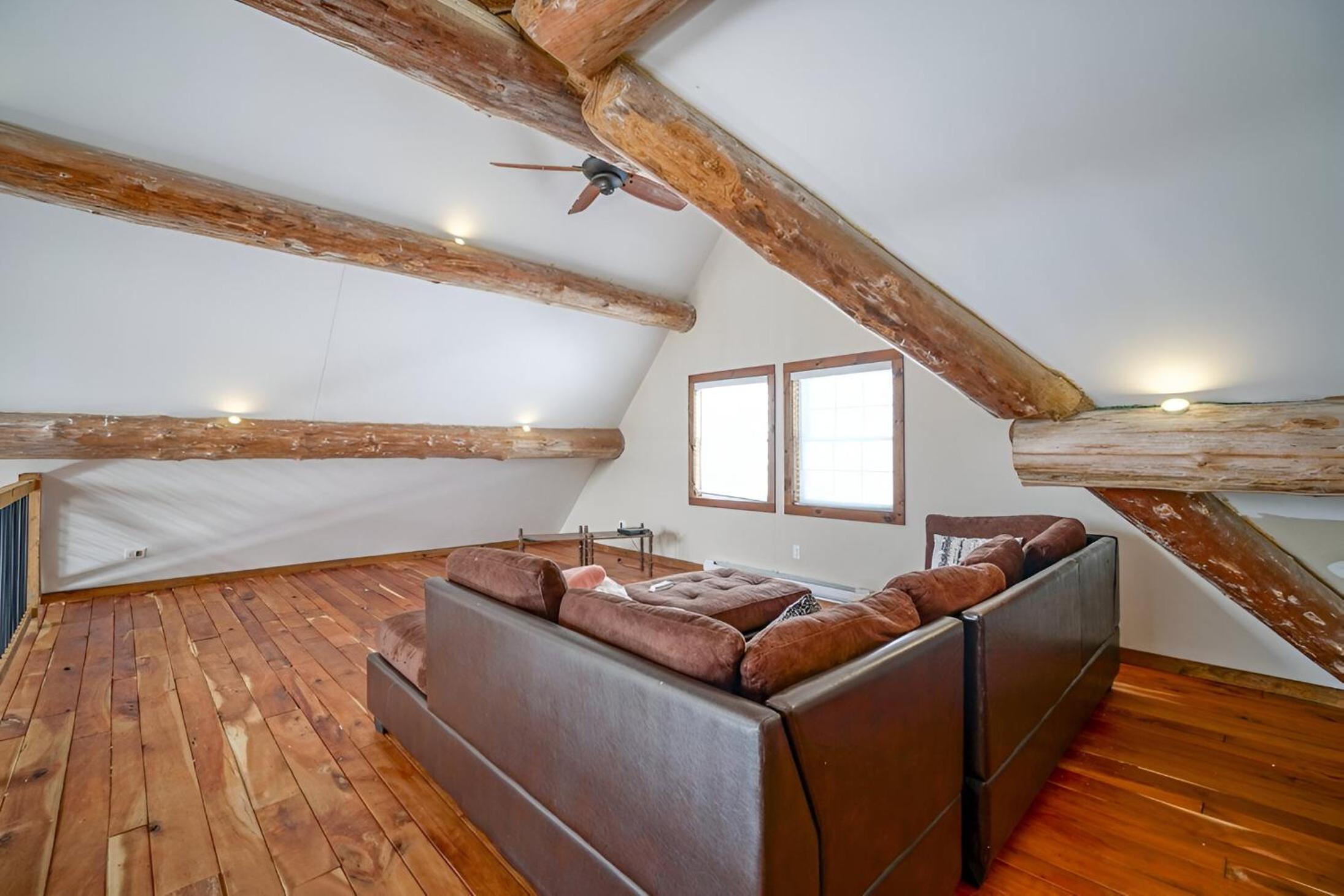 Chalet en bois rond des Perséides