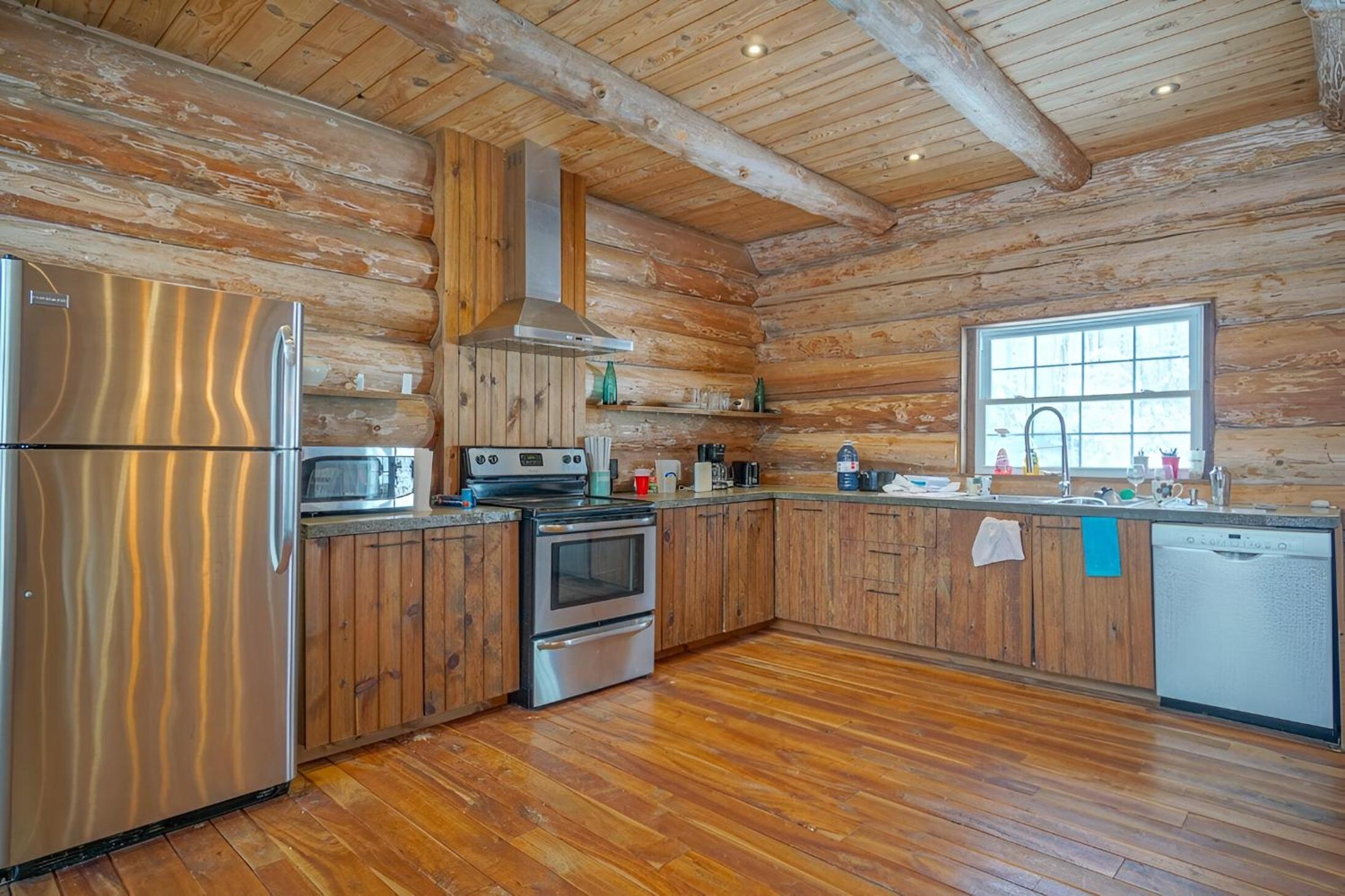 Chalet en bois rond des Perséides