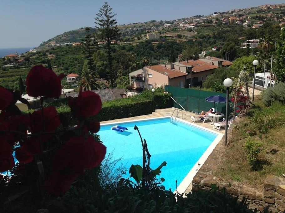 Apartment amazing sea overview with swimmingpool