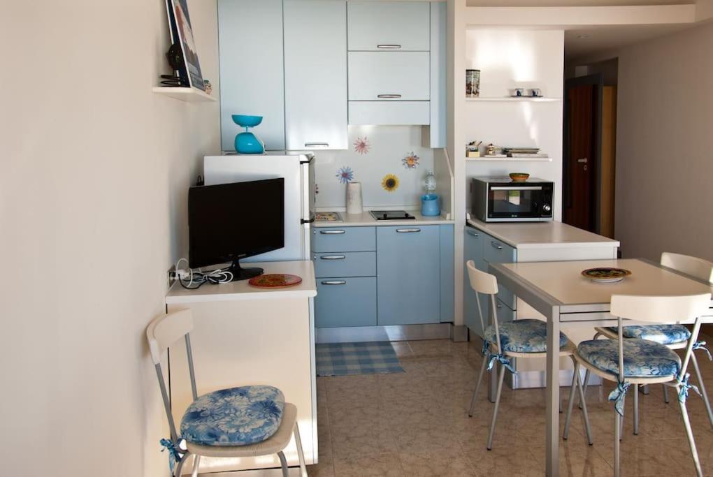 Apartment amazing sea overview with swimmingpool