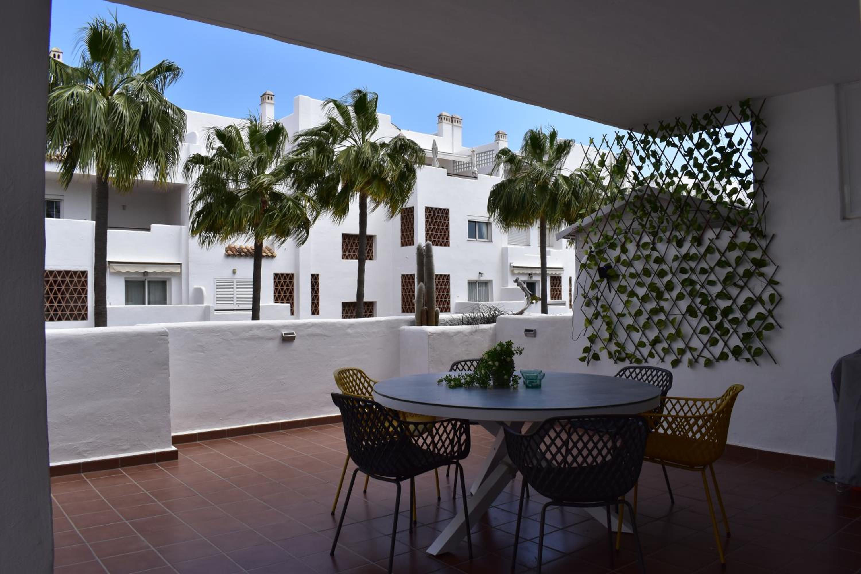 Spacious apartement with large terraces Lunymar Golf, Estepona