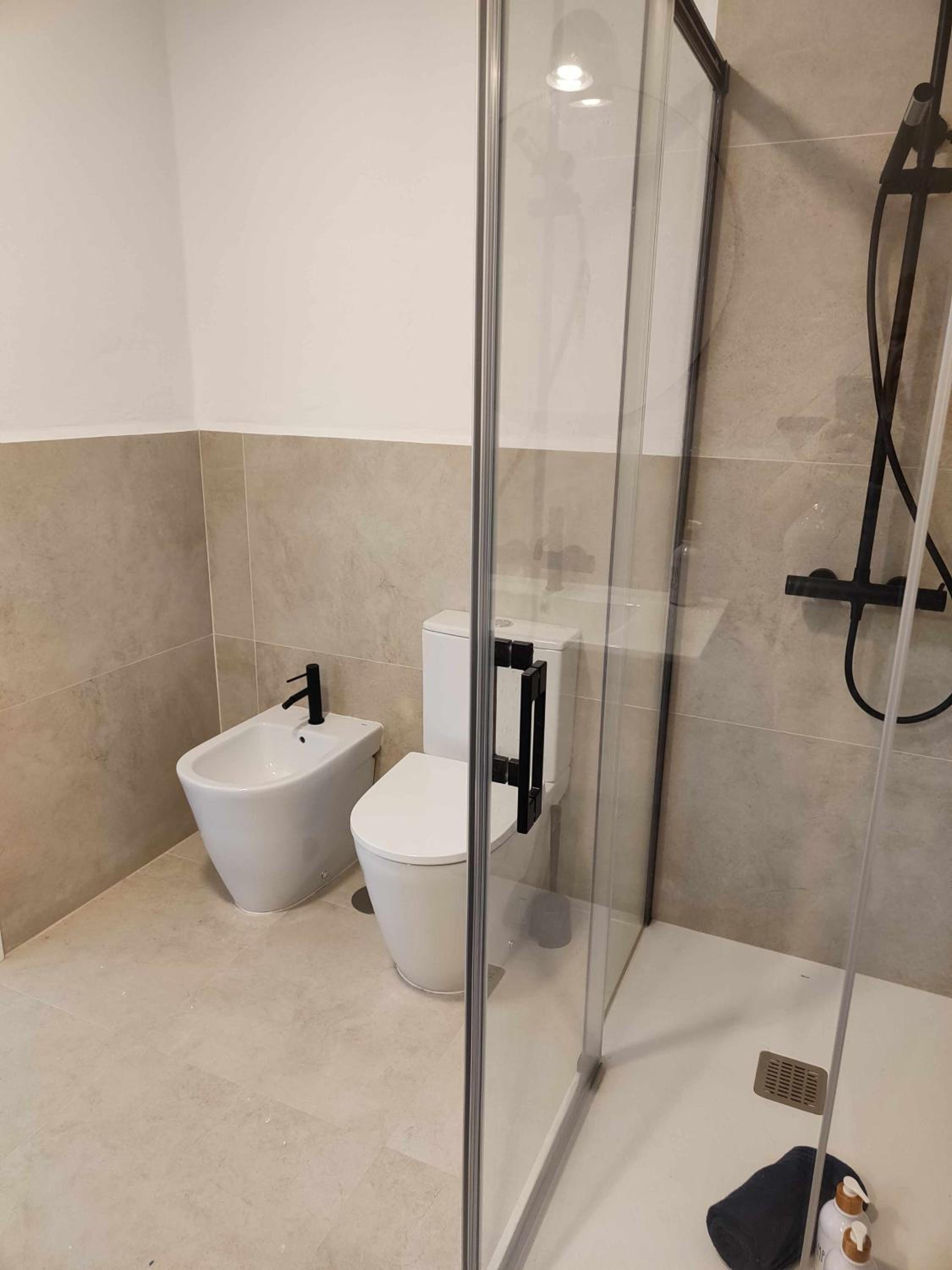Seascape pool, air con, view, adult only