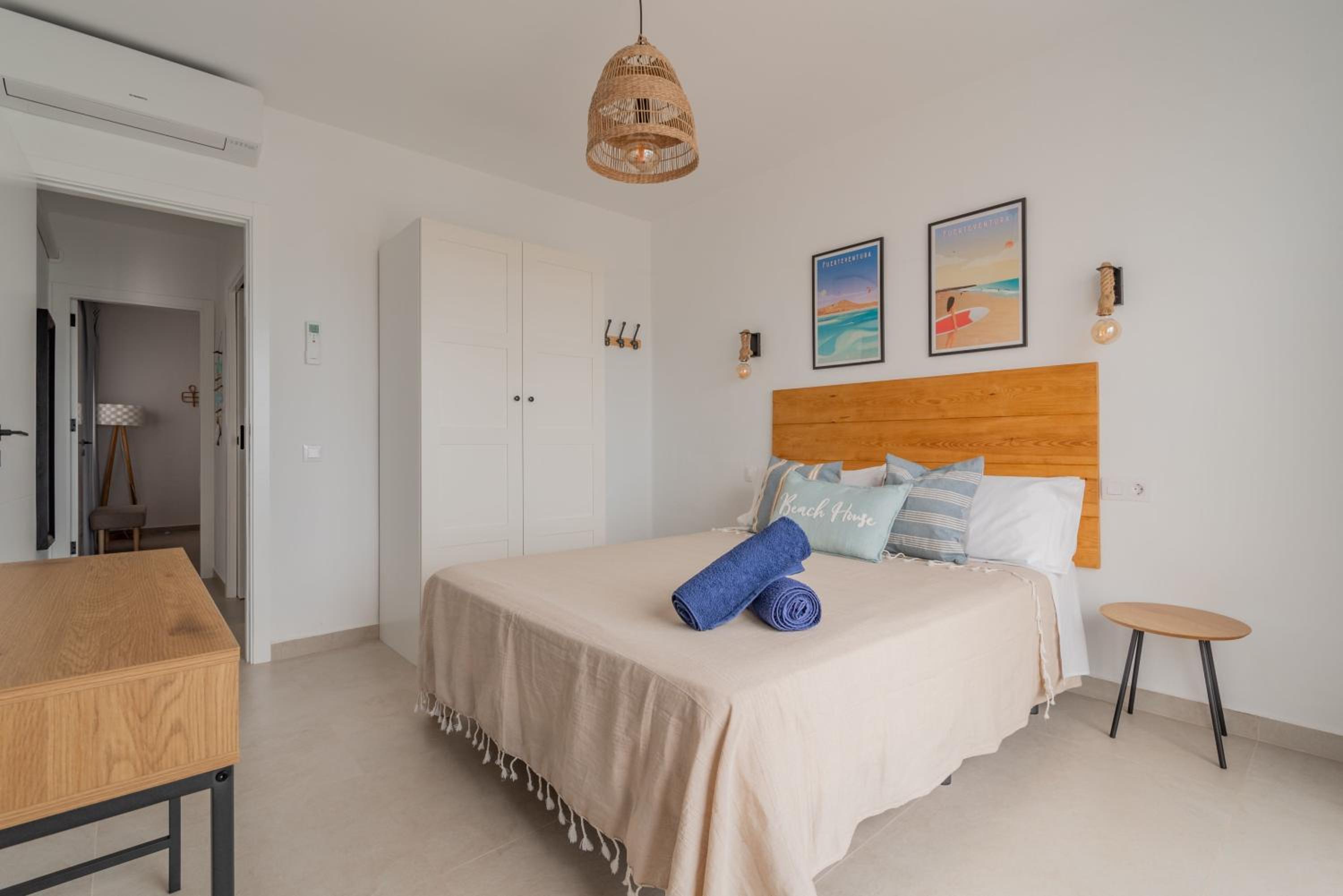 Seascape pool, air con, view, adult only