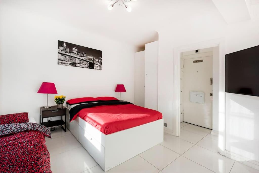 Studio apt with HUGE balcony near Oxford st - Marble arch - HydePark