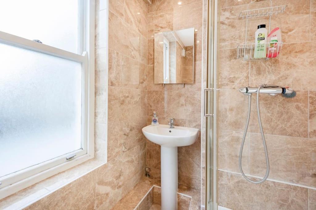Studio apt with HUGE balcony near Oxford st - Marble arch - HydePark