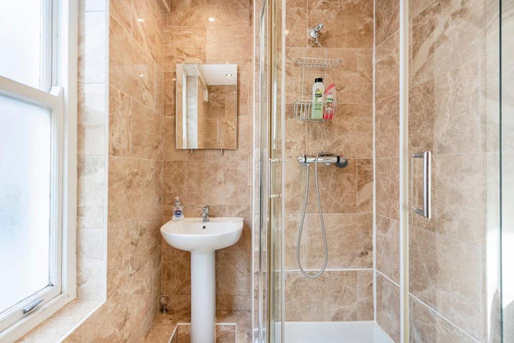 Studio apt with HUGE balcony near Oxford st - Marble arch - HydePark