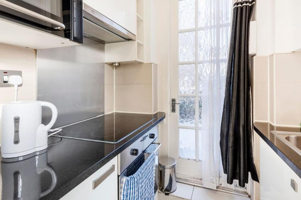Studio apt with HUGE balcony near Oxford st - Marble arch - HydePark