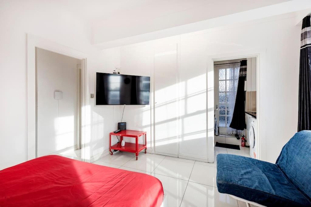 Studio apt with HUGE balcony near Oxford st - Marble arch - HydePark