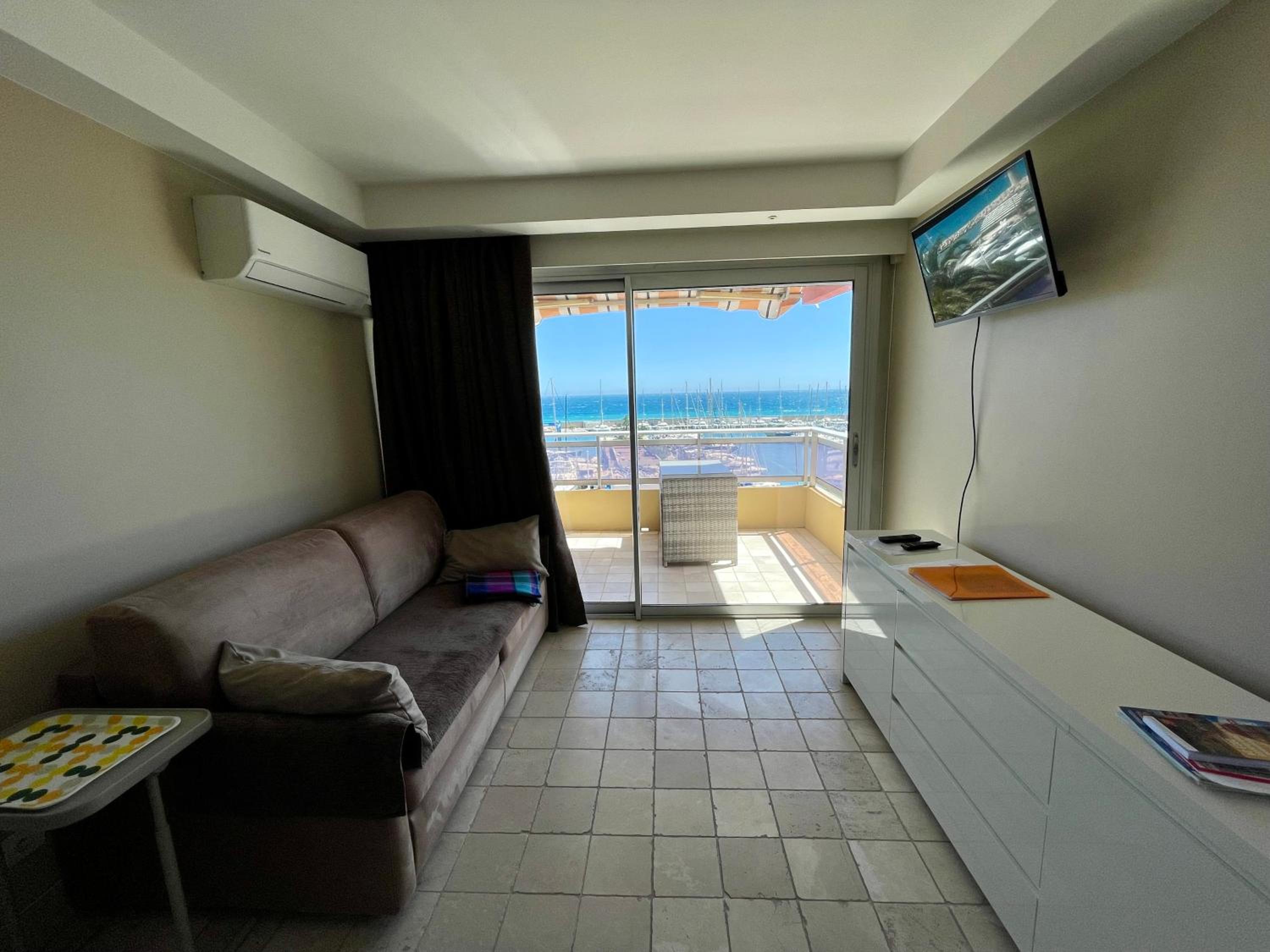 Superbe appartement en bord de mer, près du centre et des plages