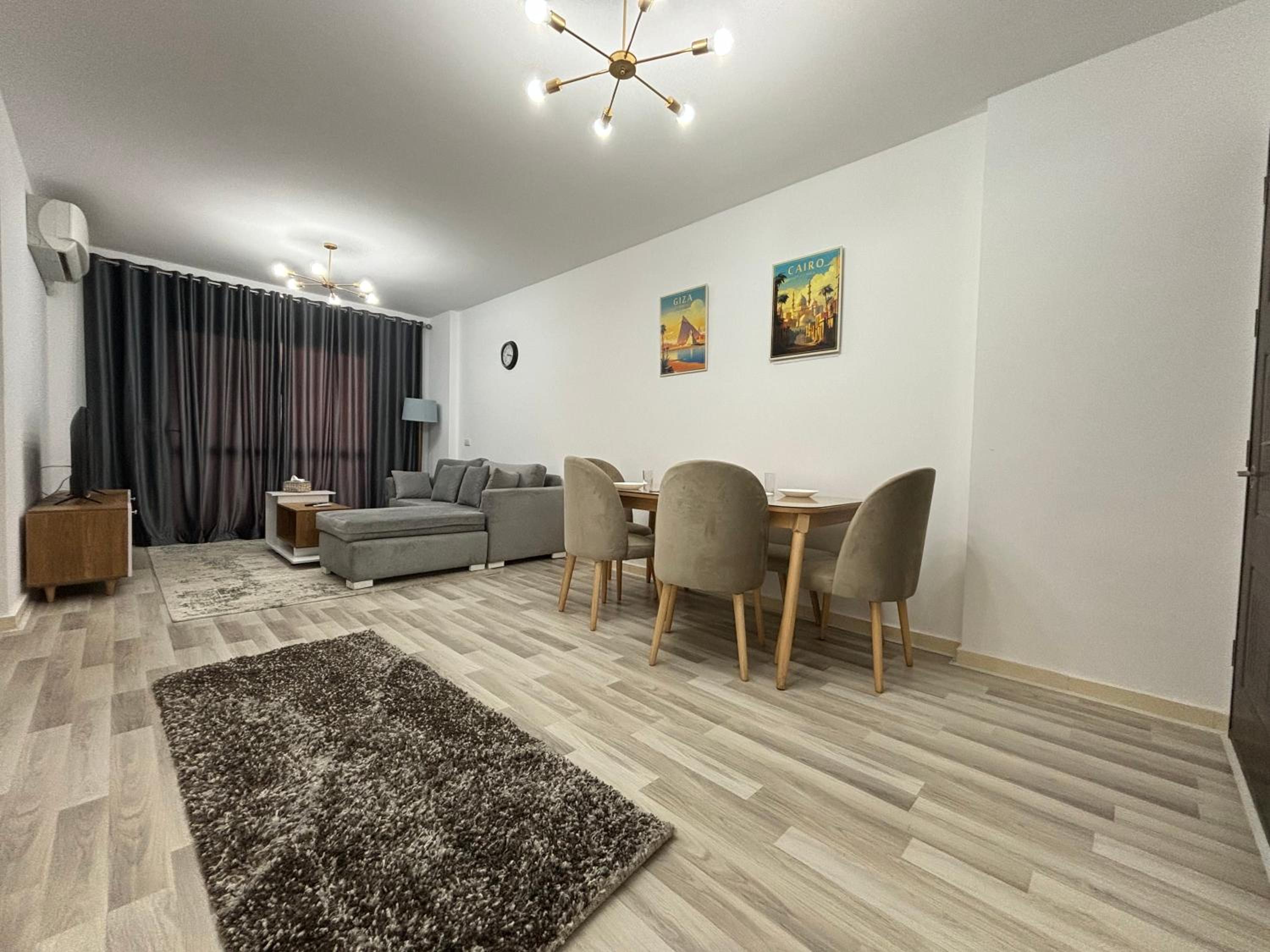 Luxury Inn: 2BR Amazing location in Madinaty B11 view 4