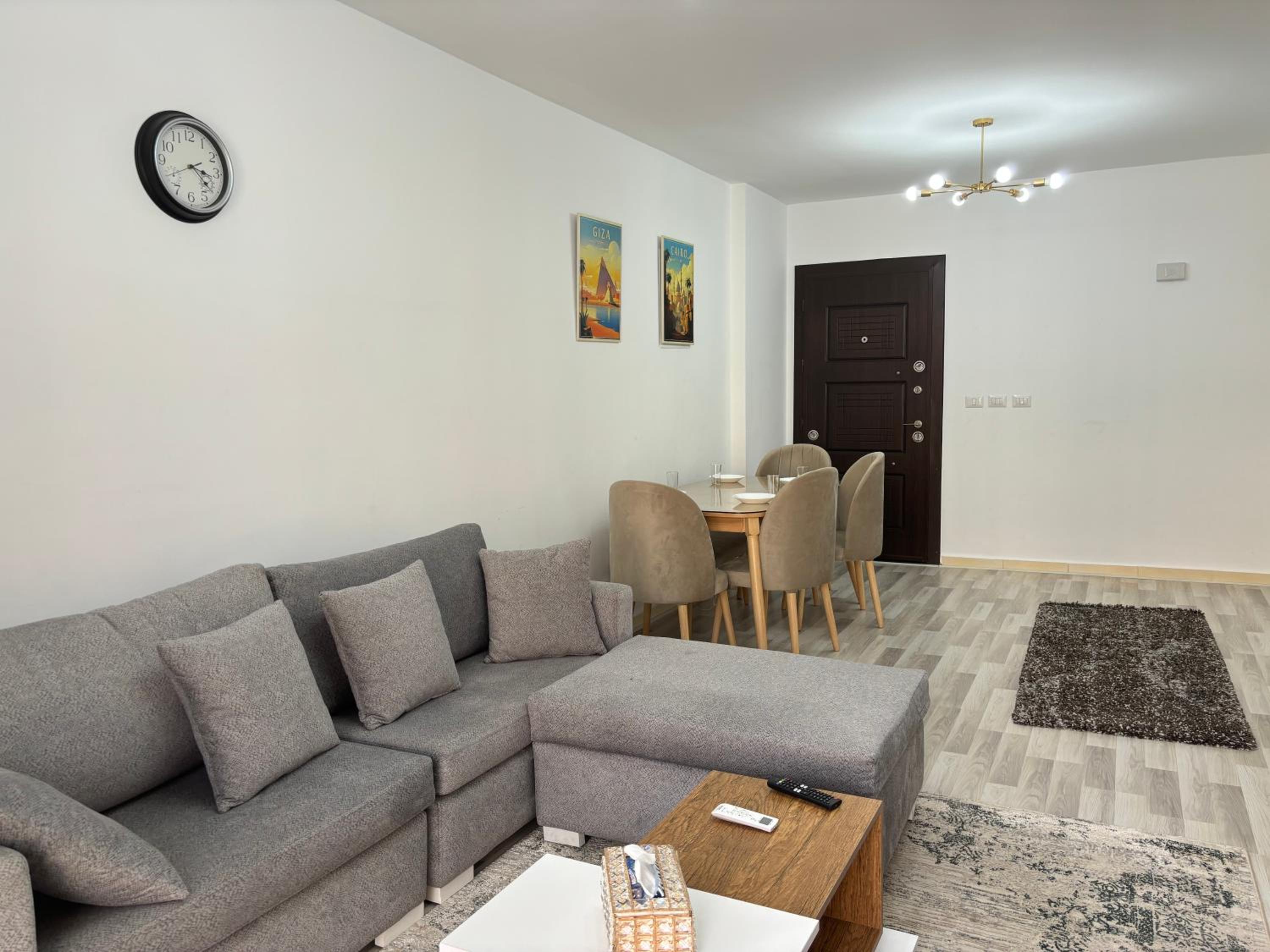 Luxury Inn: 2BR Amazing location in Madinaty B11 view 3