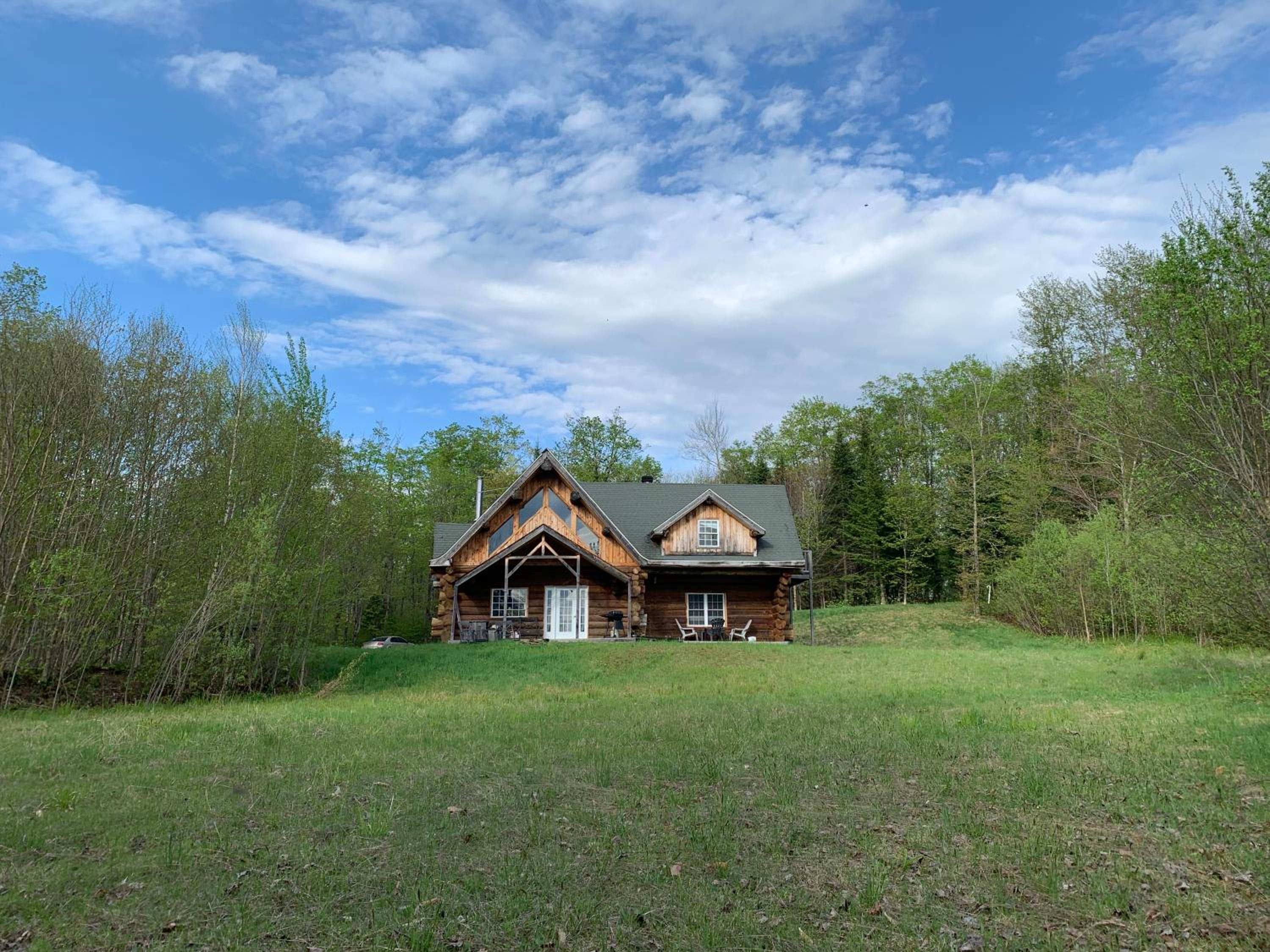 Chalet en bois rond des Perséides