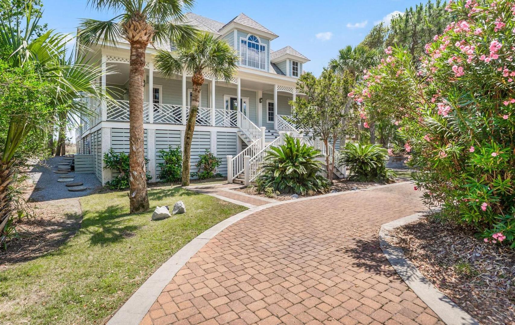 416 Tarpon Blvd view 3