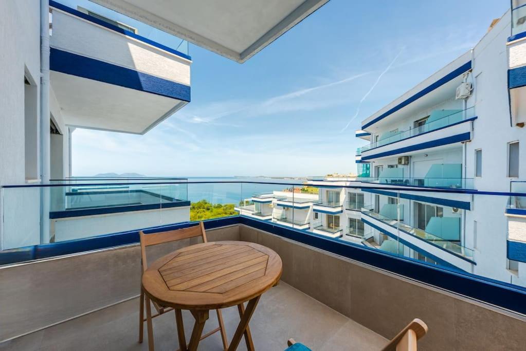 The SeaBreeze Apartment
