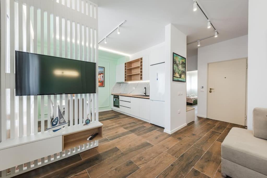 The SeaBreeze Apartment