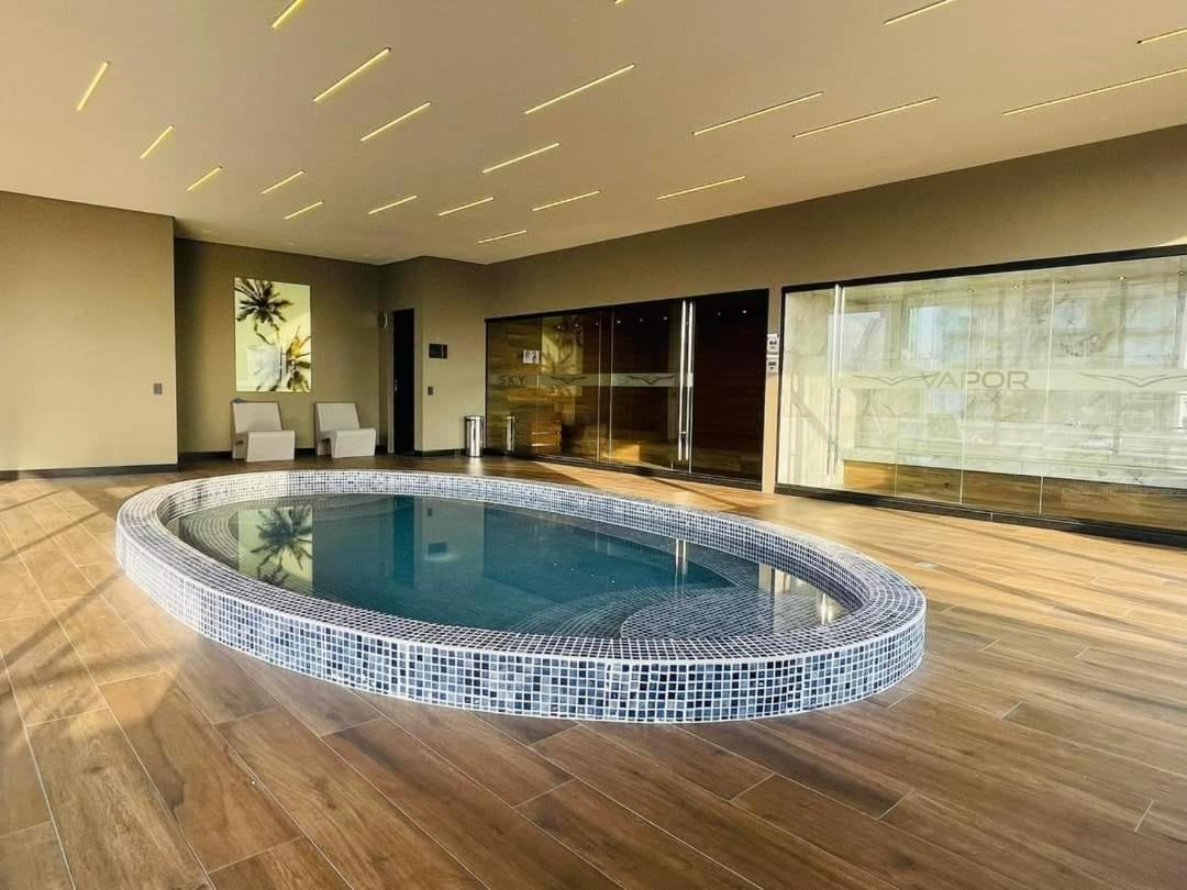Dpto con balcón, piscina, gym, cowork en Equipe