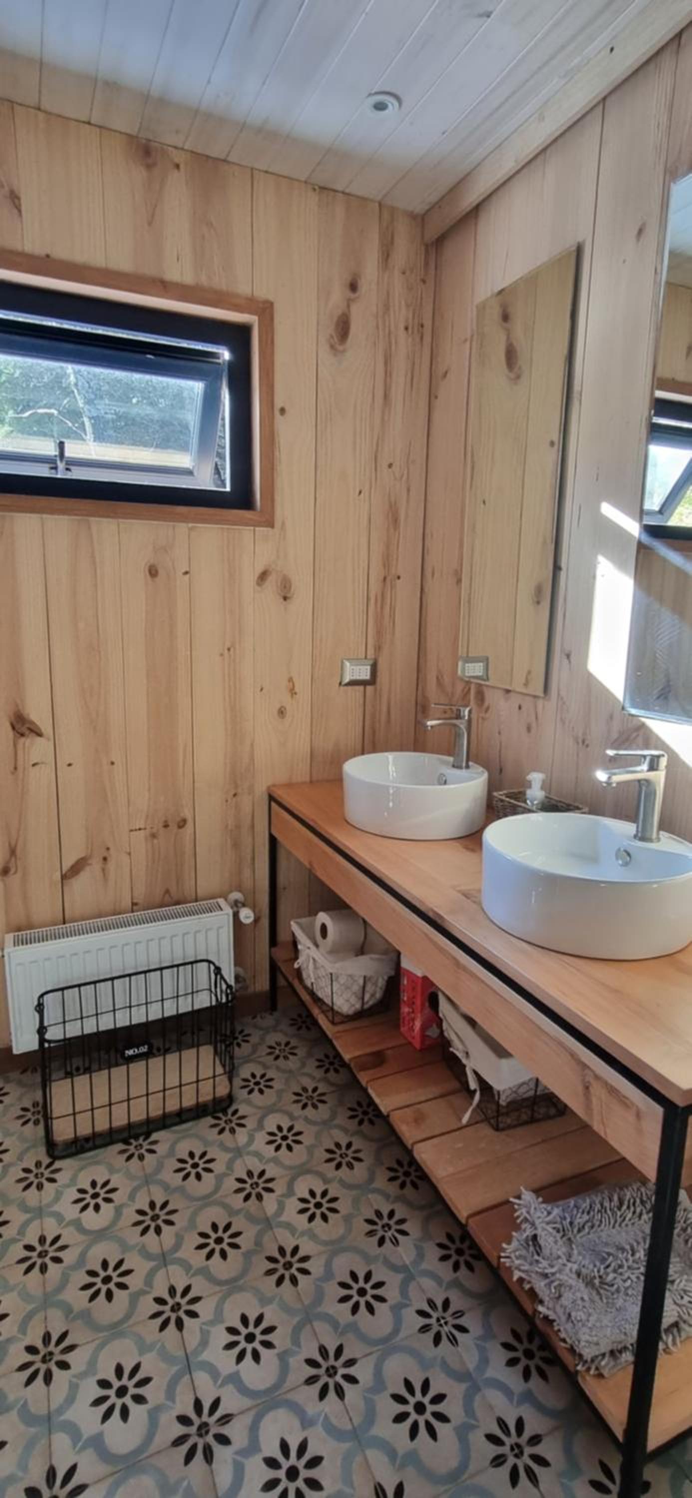 Refugio Piren , Corralco, Conguillio y Hot Tub