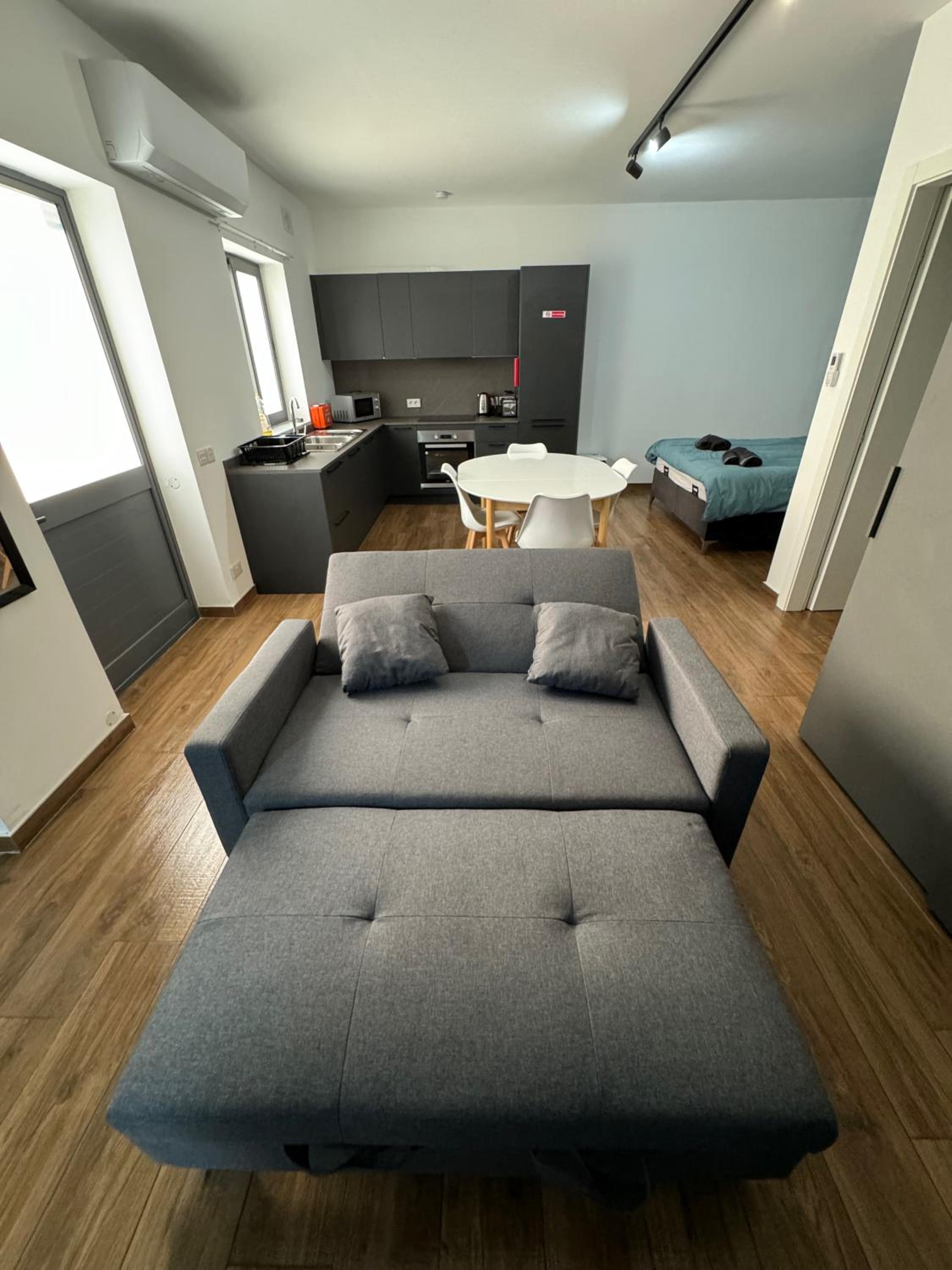Capital Heights Suite, Victoria