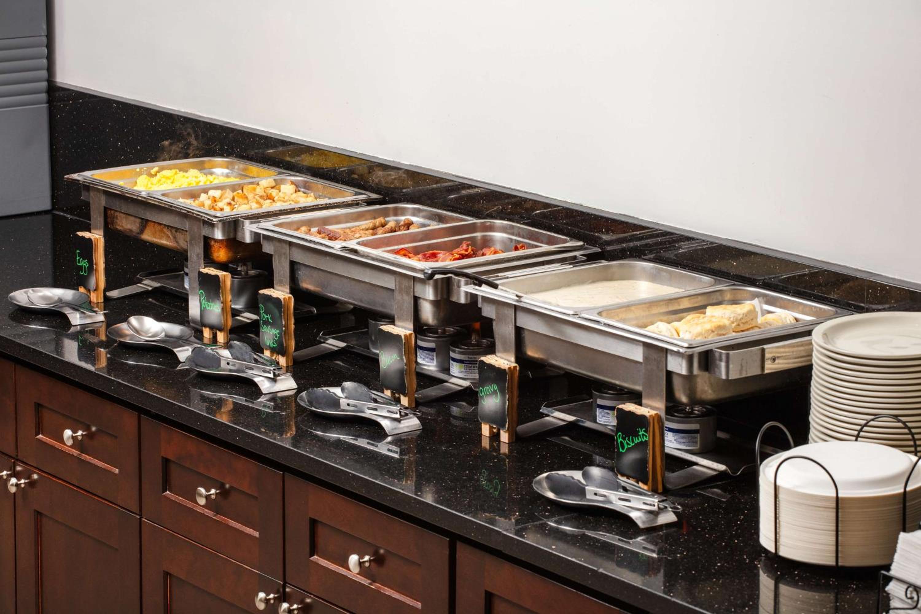 Kingman Vacations - Best Western Plus King's Inn and Suites - Property Image 4