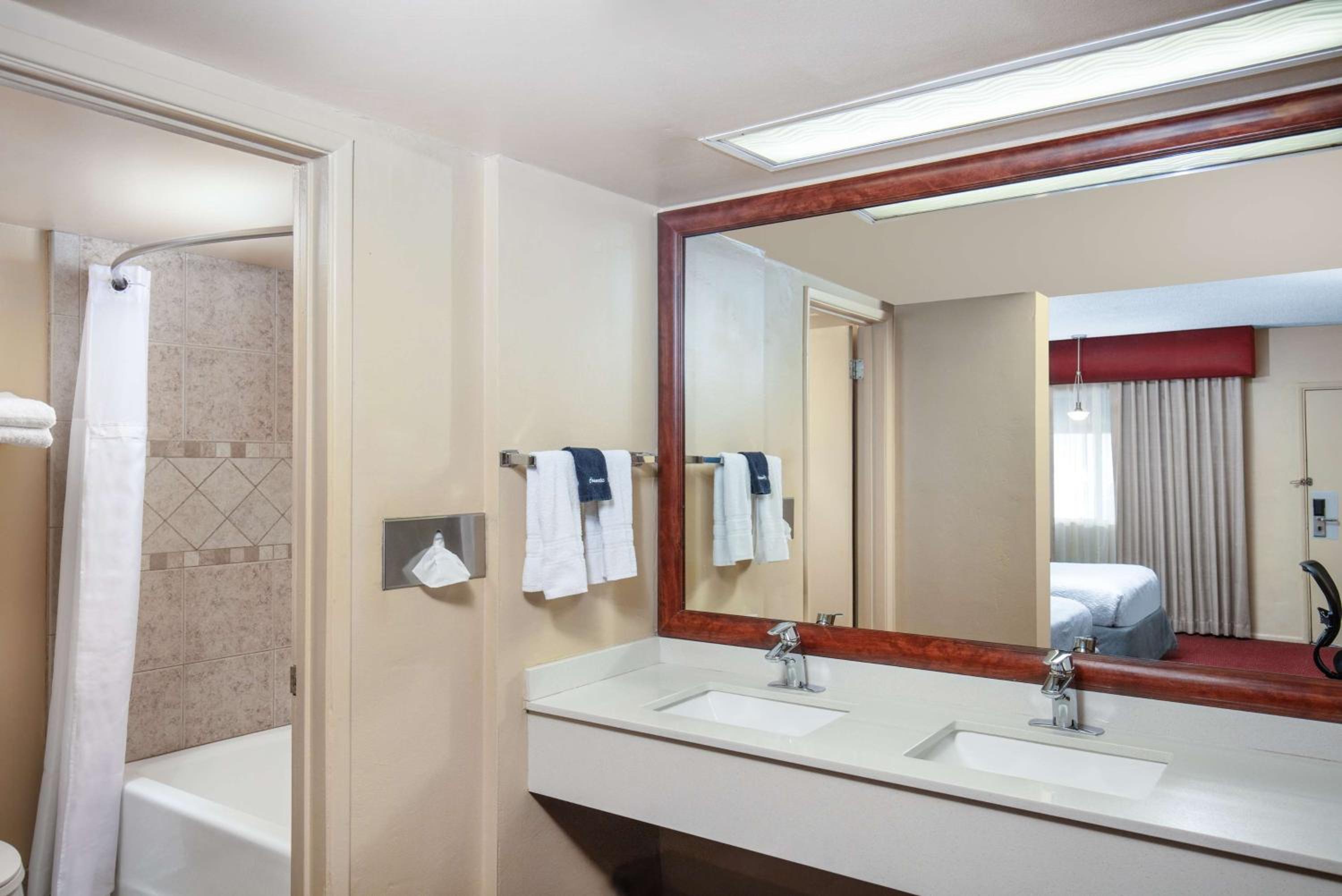 Kingman Vacations - Best Western Plus King's Inn and Suites - Property Image 6
