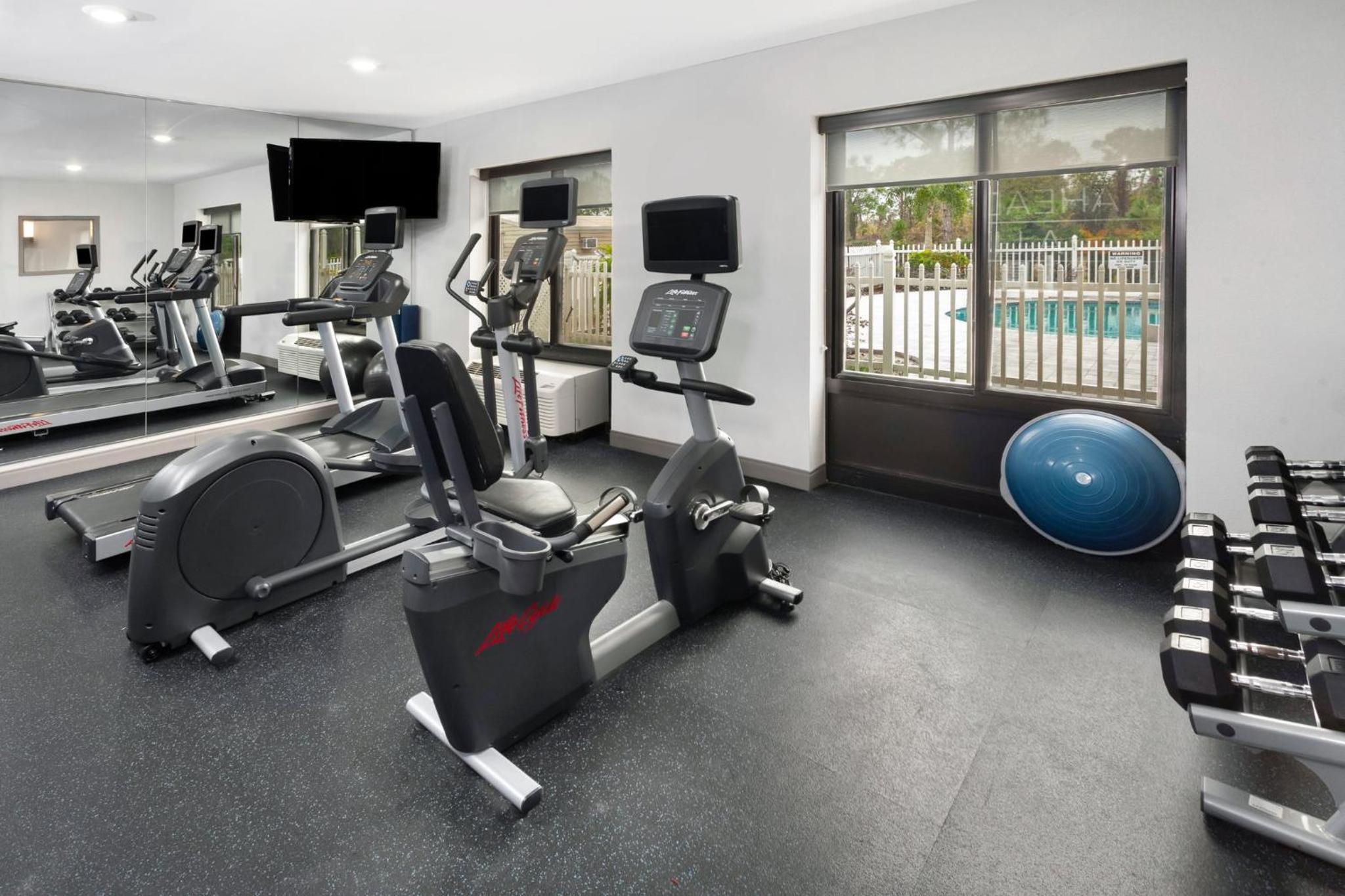 Sebring Vacations - Holiday Inn Express Suites Sebring, an IHG Hotel - Property Image 32