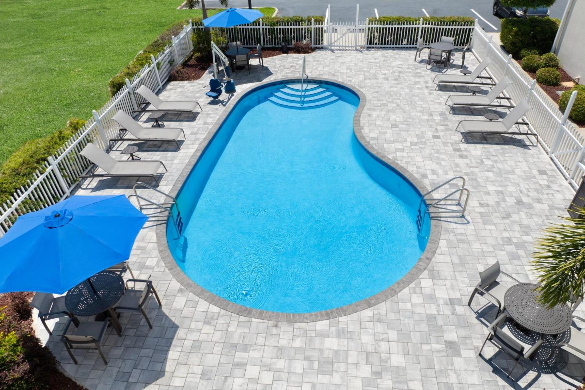 Sebring Vacations - Holiday Inn Express Suites Sebring, an IHG Hotel - Property Image 10