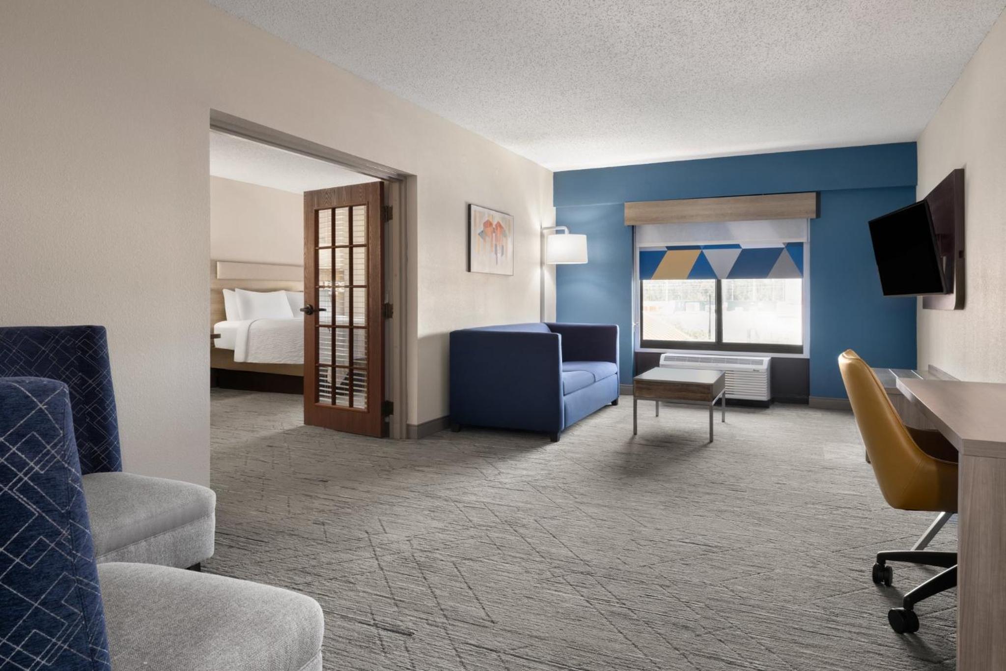 Sebring Vacations - Holiday Inn Express Suites Sebring, an IHG Hotel - Property Image 28