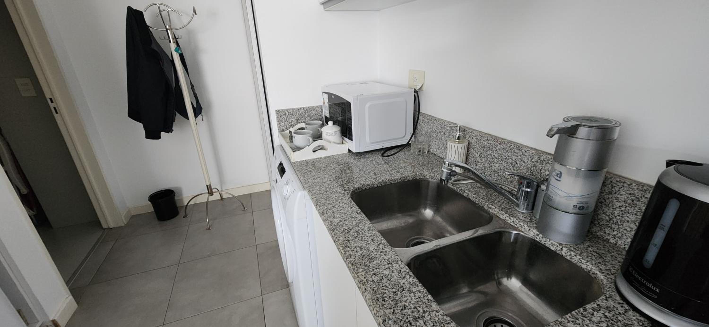 Encantador Estudio en Nunez con Balcón Luminoso