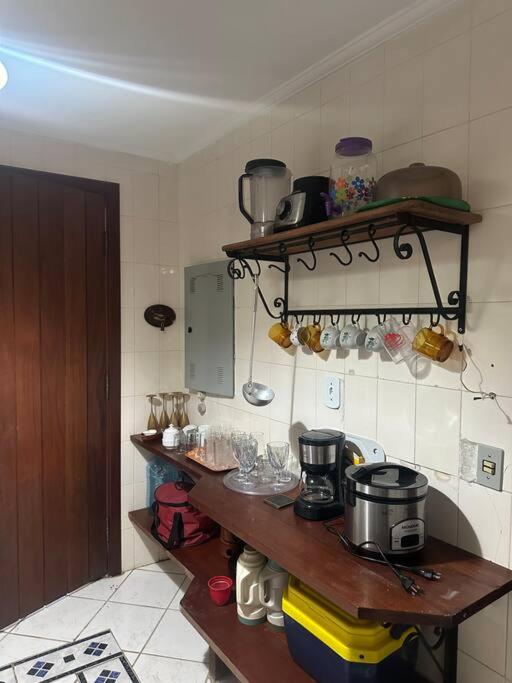 CASA EM CONDOMINIO FECHADO COM LAREIRA