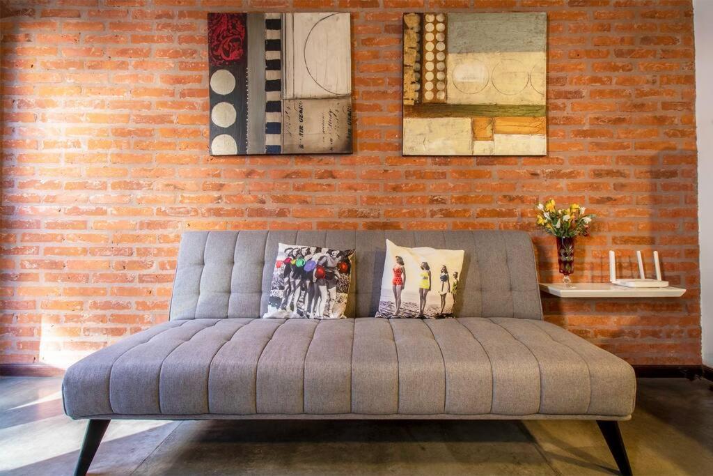 Splendid loft with suite and second room with services