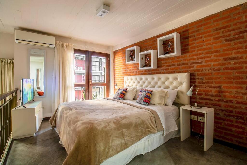 Splendid loft with suite and second room with services