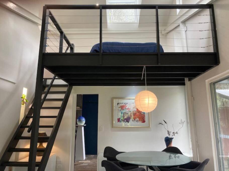 Nature Retreat & Artists Studio 90mins from Sydney