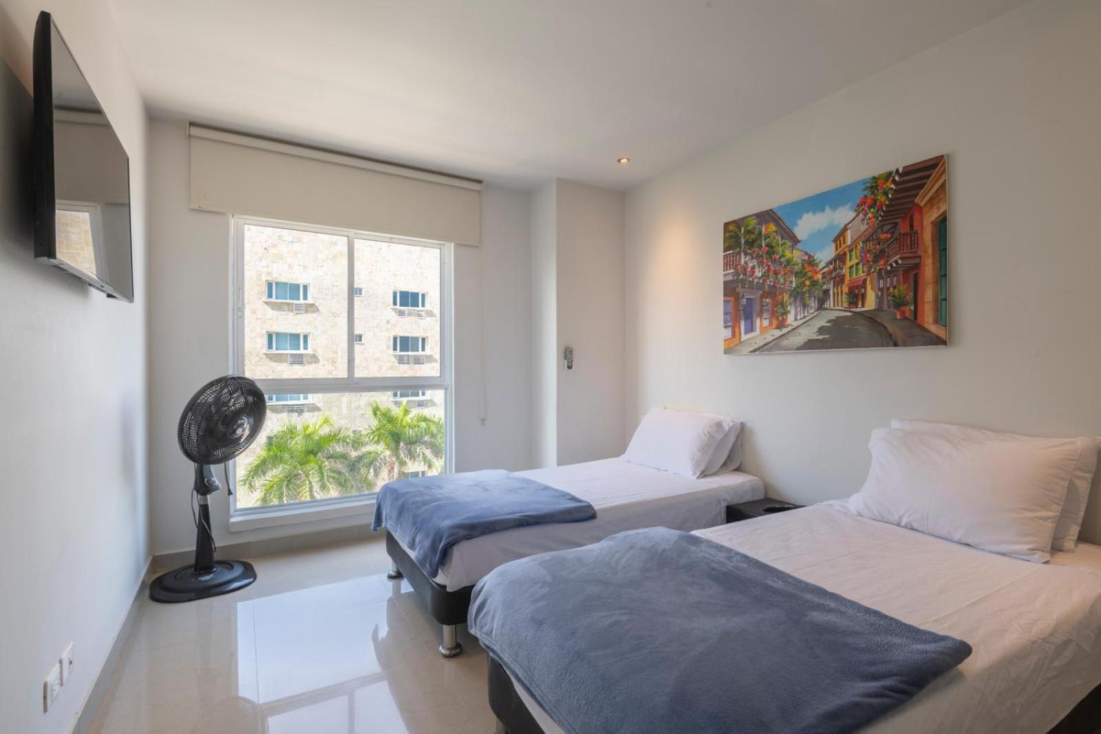 Sunshine 503 Beautiful SeaView 2Beds2bath w AC front Beach