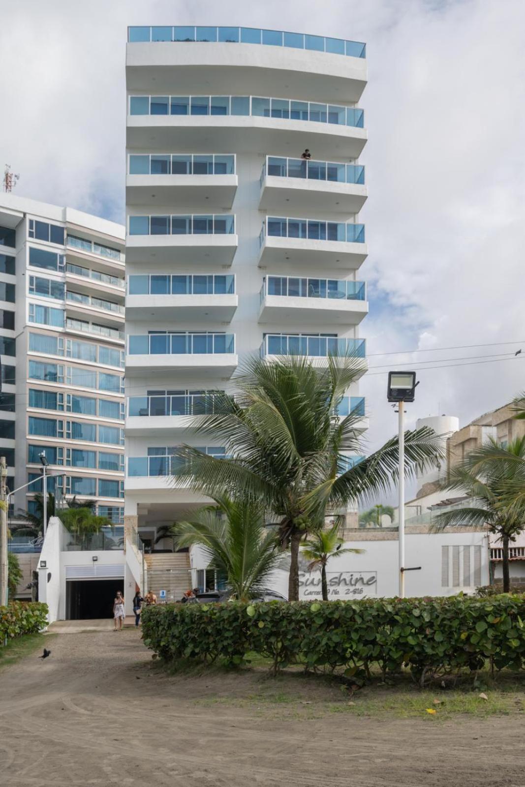 Sunshine 503 Beautiful SeaView 2Beds2bath w AC front Beach