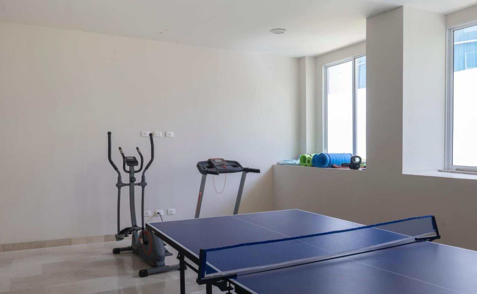Sunshine 503 Beautiful SeaView 2Beds2bath w AC front Beach