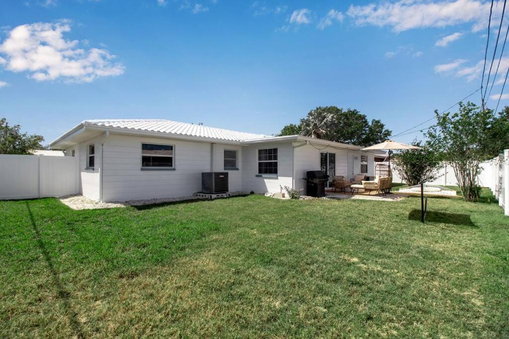 Luxury Vacation Home in Madeira Beach Family and Pet Friendly view 4