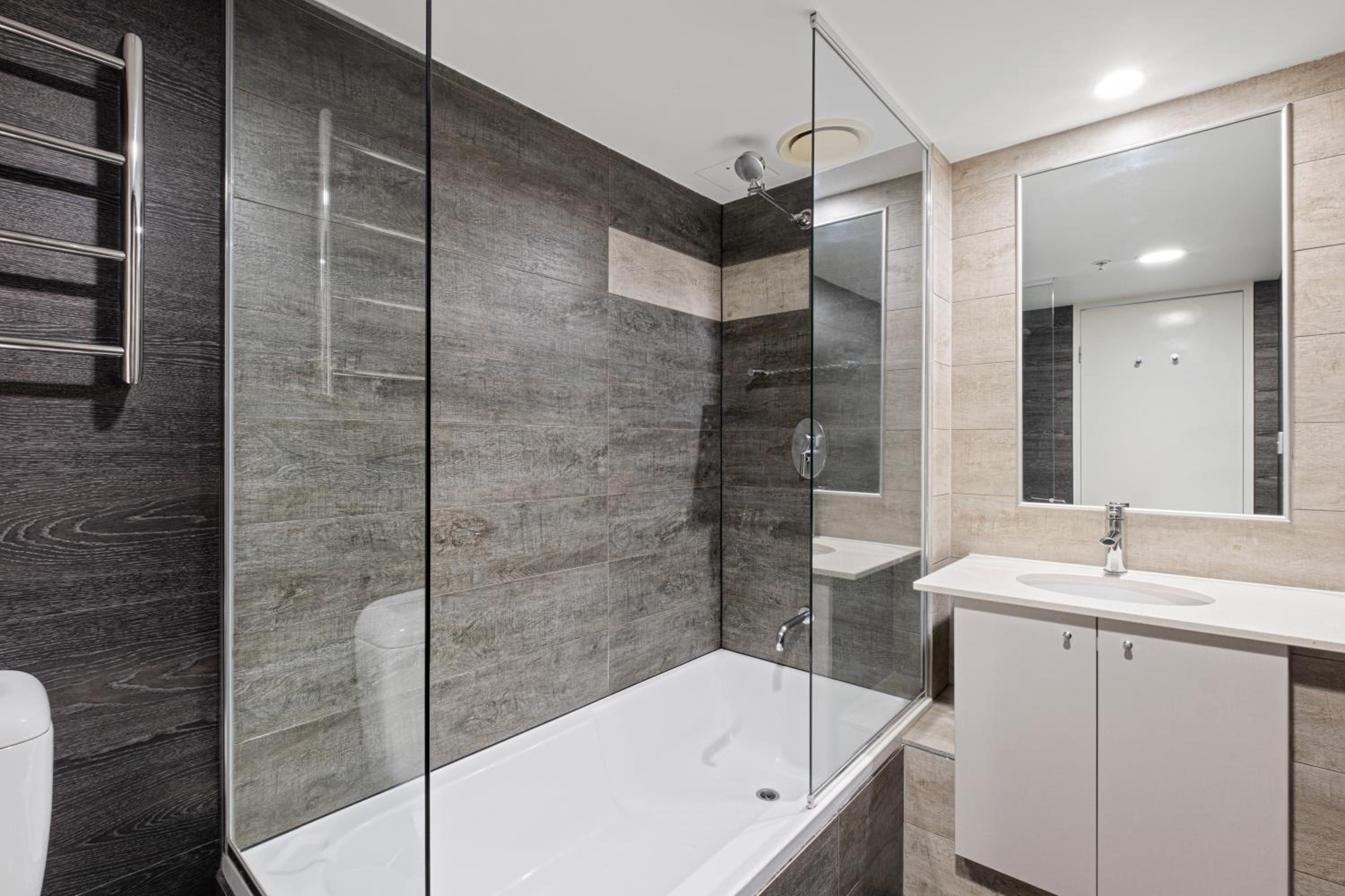 Best Location CBD & Free Parking