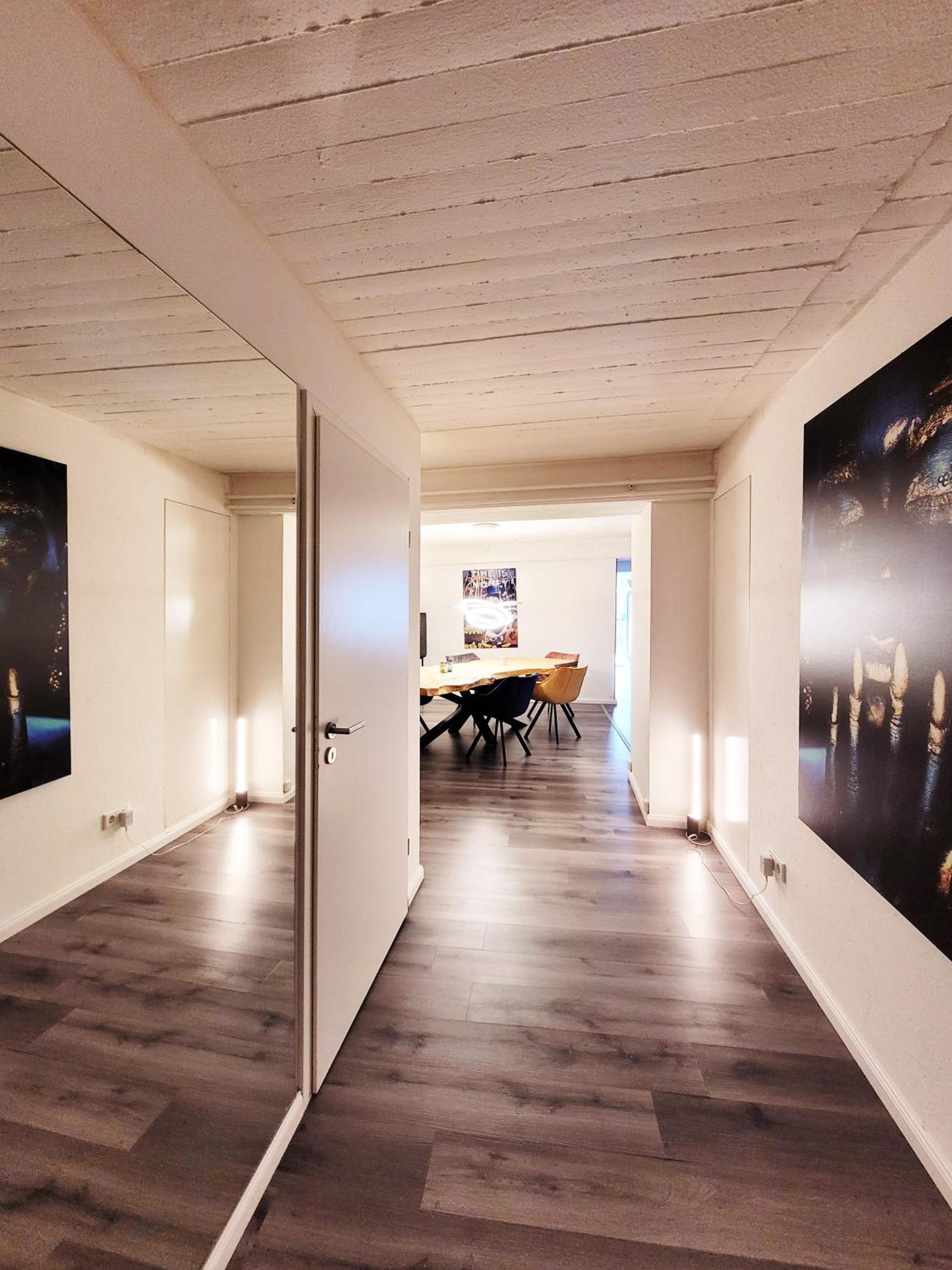 Exklusives Hafen-Appartement mit Whirlpool, mit Wasserblick, City-Nah & eigenem Parkplatz