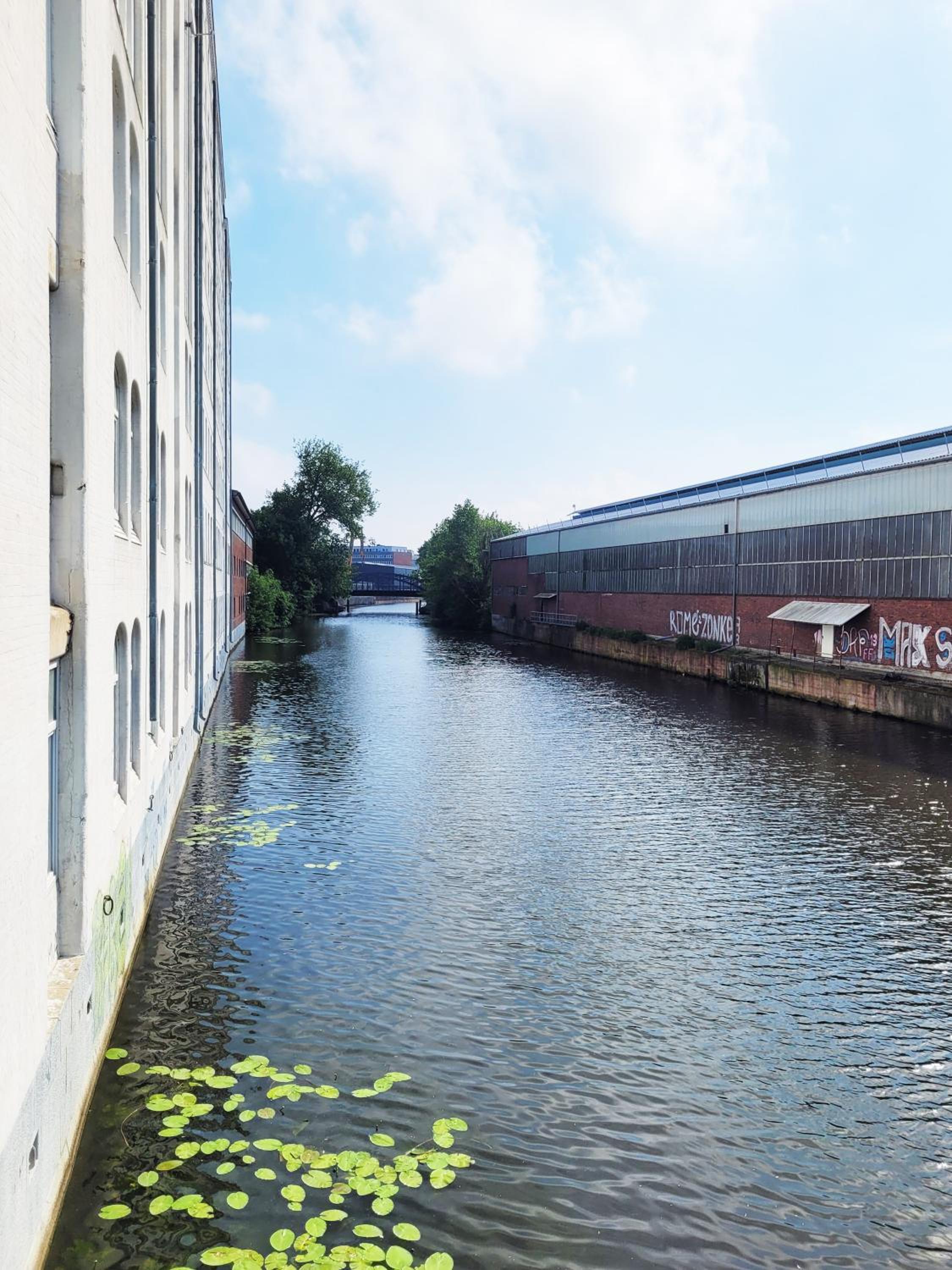 Exklusives Hafen-Appartement mit Whirlpool, mit Wasserblick, City-Nah & eigenem Parkplatz