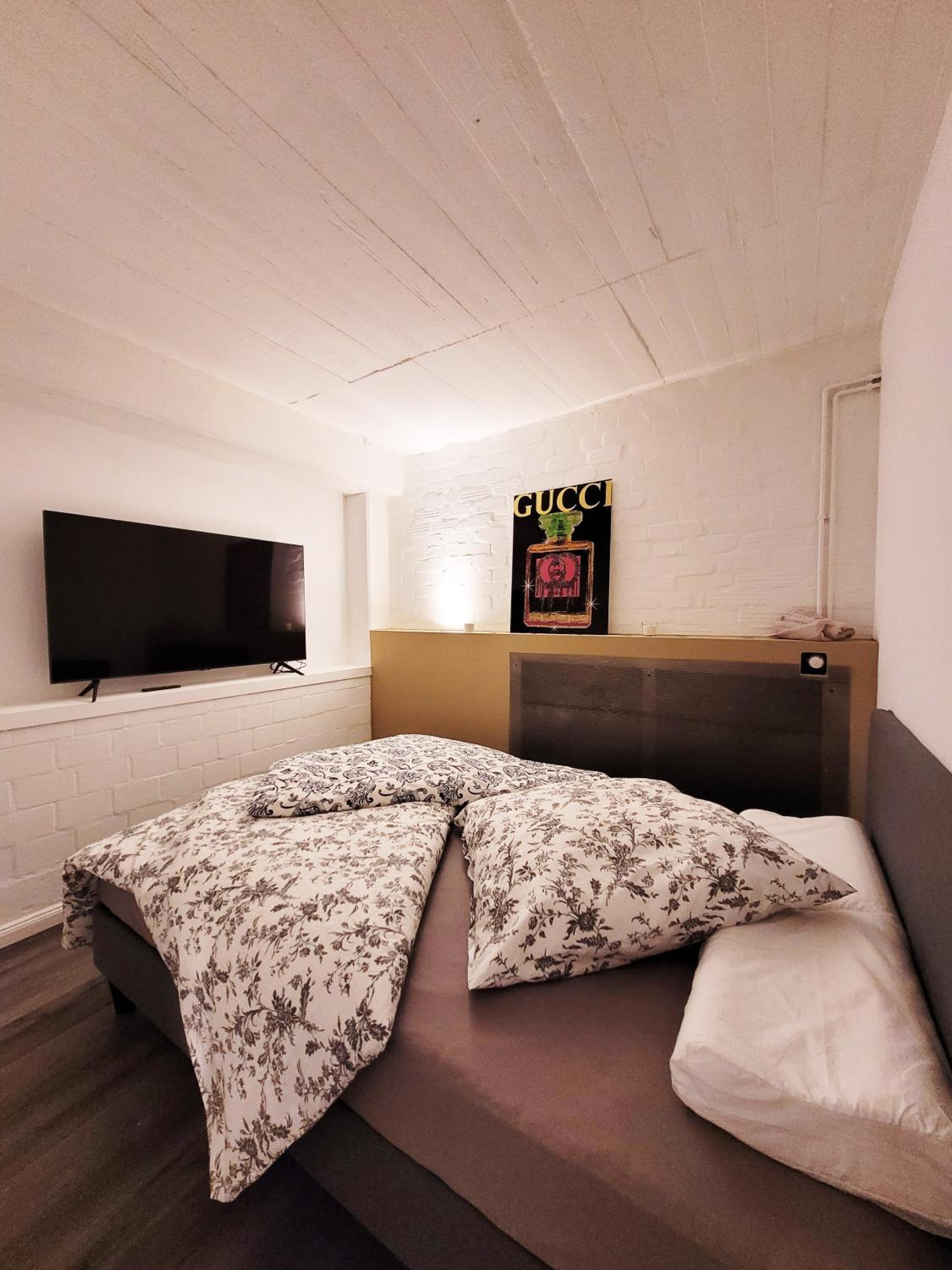 Exklusives Hafen-Appartement mit Whirlpool, mit Wasserblick, City-Nah & eigenem Parkplatz