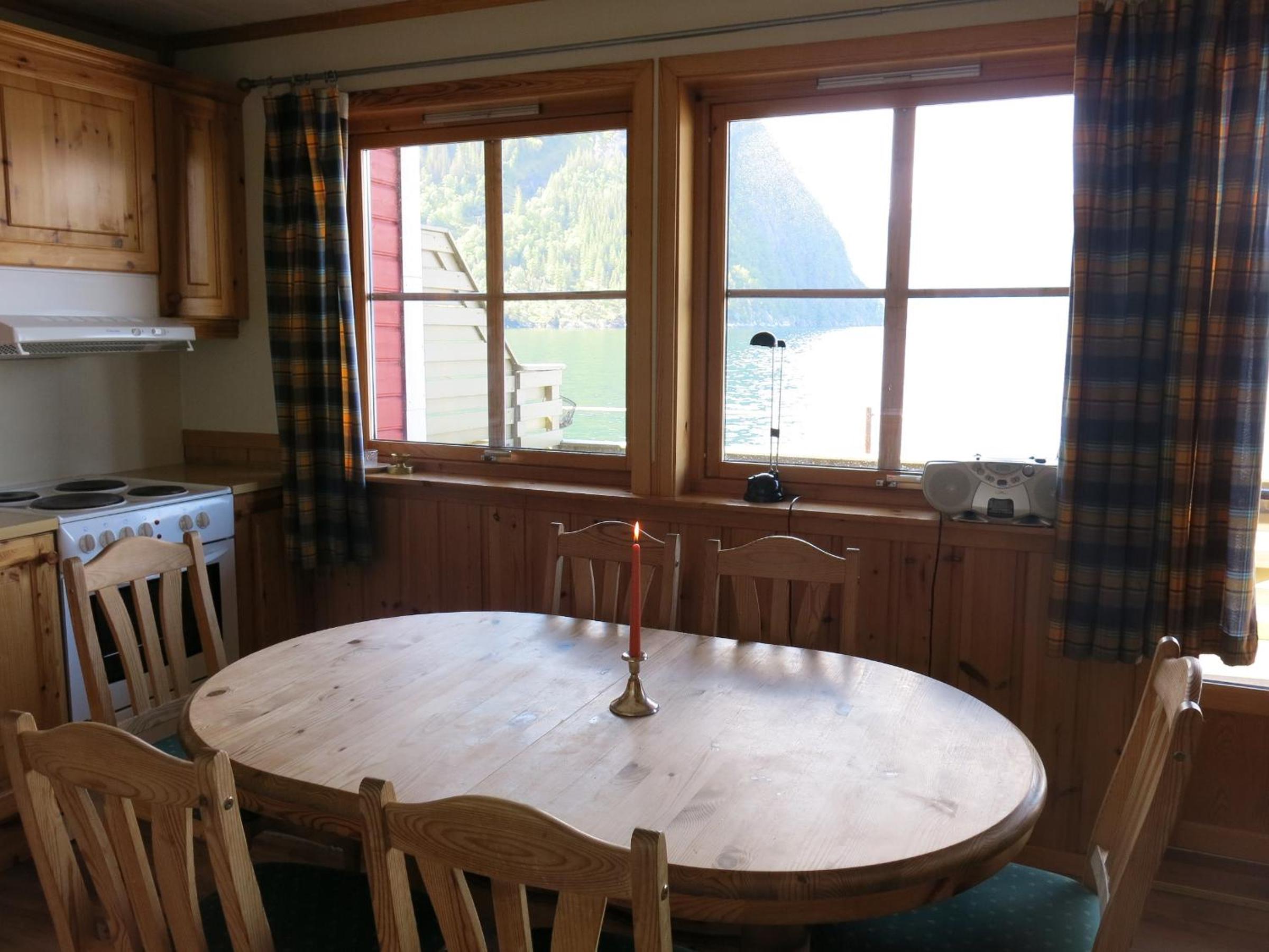 Fjordhytte-16 direkt am Sognefjord in Bjordal, mit mietbaren 9,9 PS bis 60 PS Motorbooten view 5