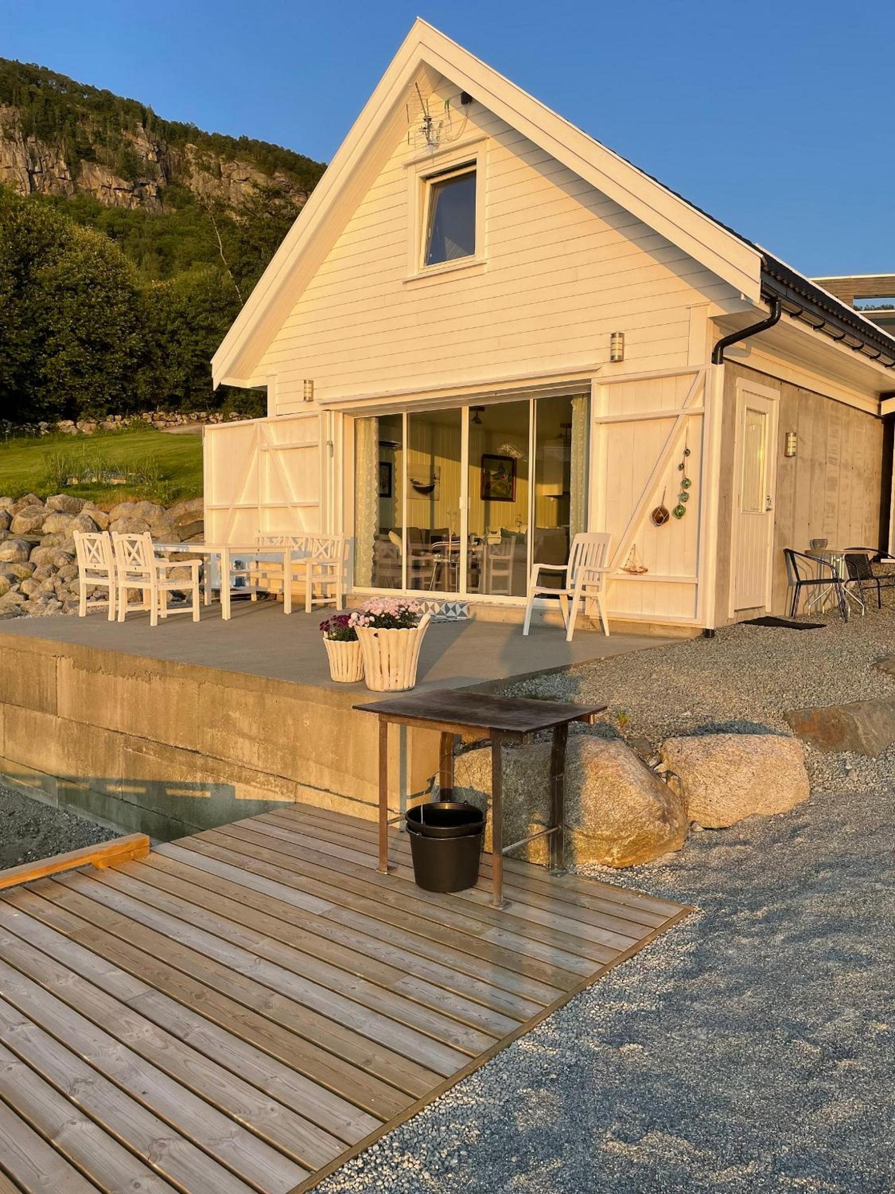 Fjordhytte-33 view 2