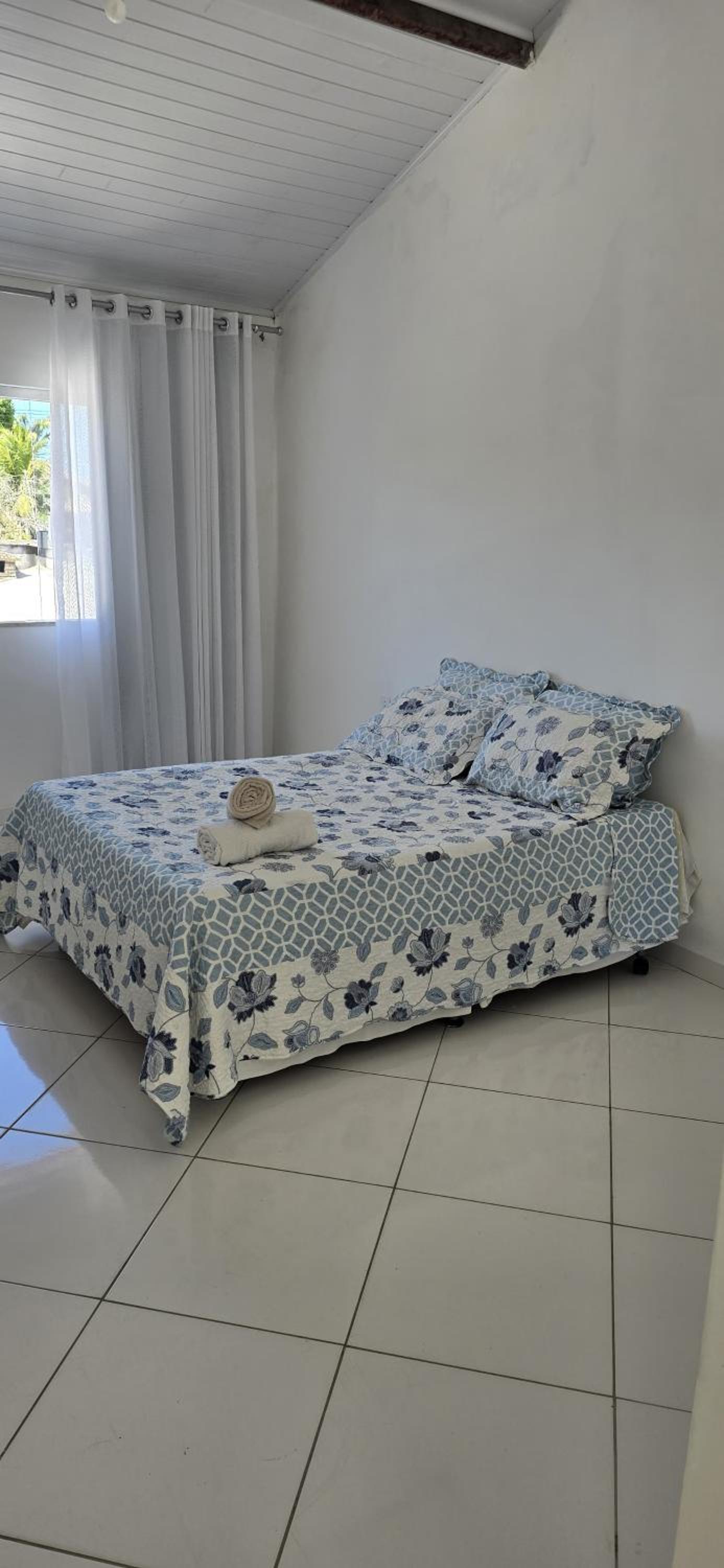 Casa Beija Flor - 03 quartos com suíte, piscina e área de churrasco, luxo totalmente privativa