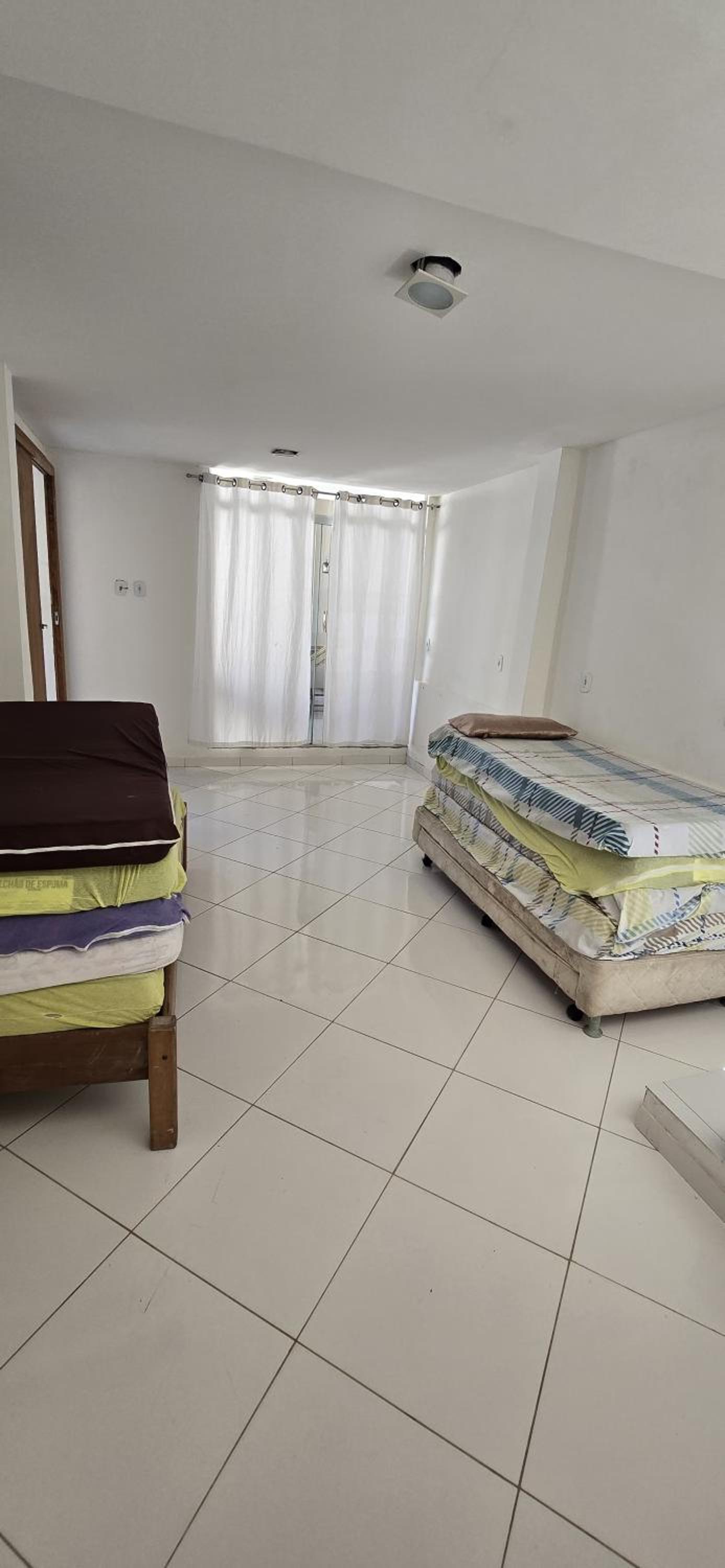Casa Beija Flor - 03 quartos com suíte, piscina e área de churrasco, luxo totalmente privativa