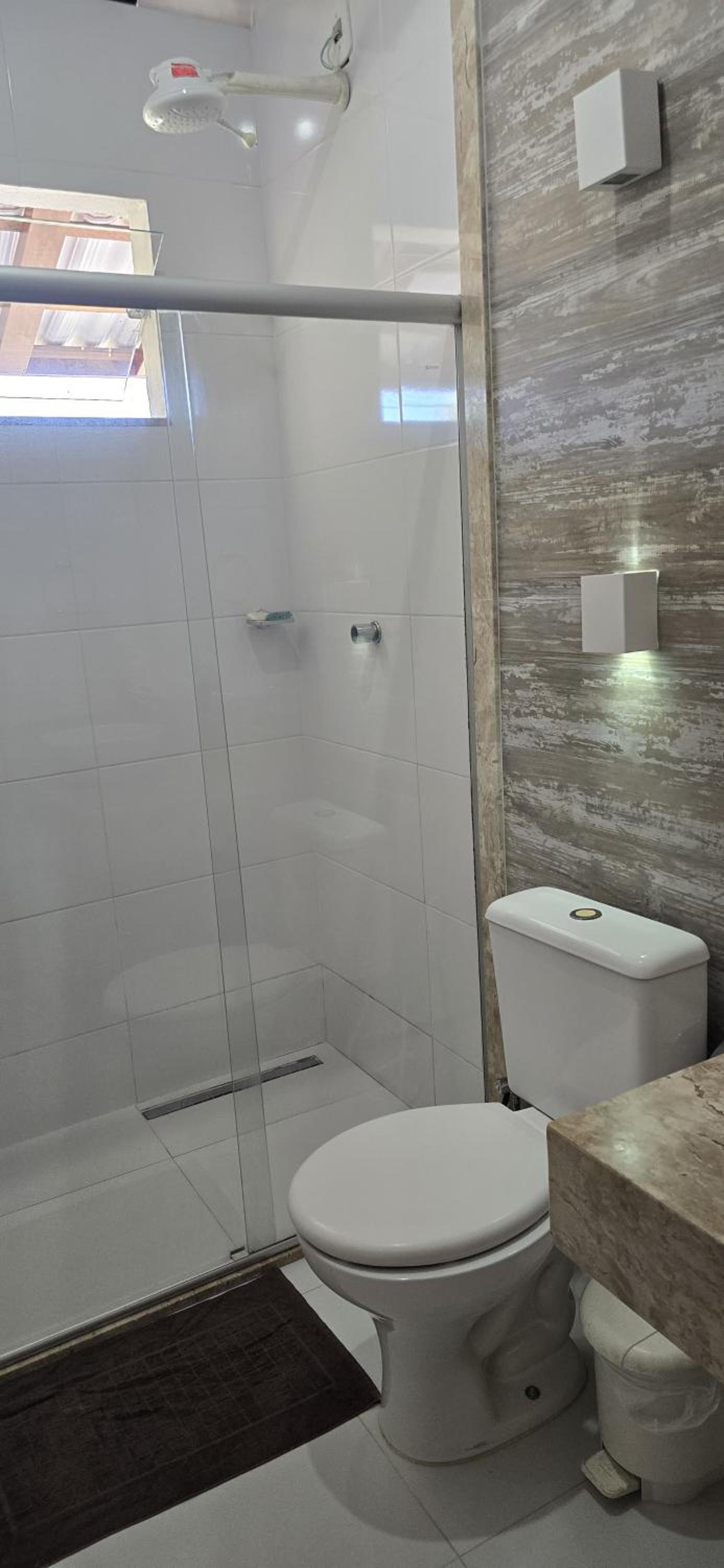 Casa Beija Flor - 03 quartos com suíte, piscina e área de churrasco, luxo totalmente privativa