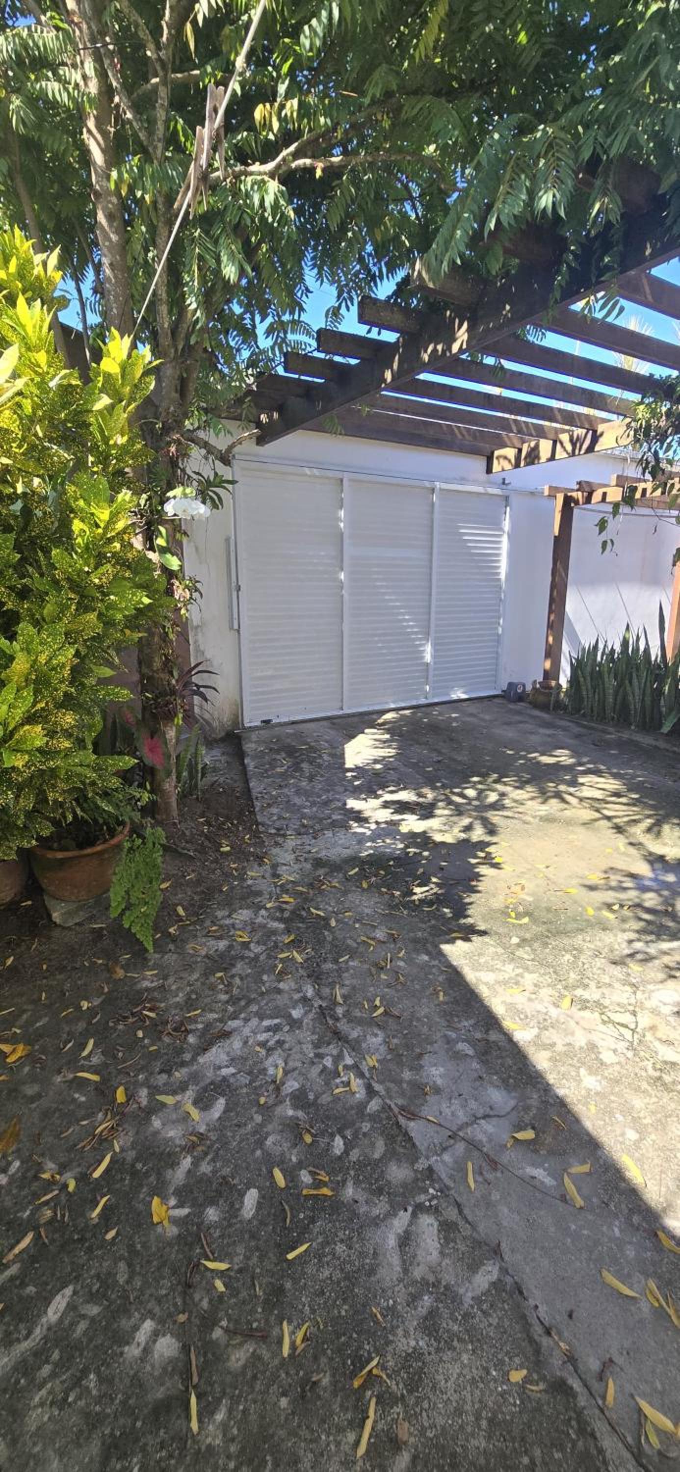 Casa Beija Flor - 03 quartos com suíte, piscina e área de churrasco, luxo totalmente privativa
