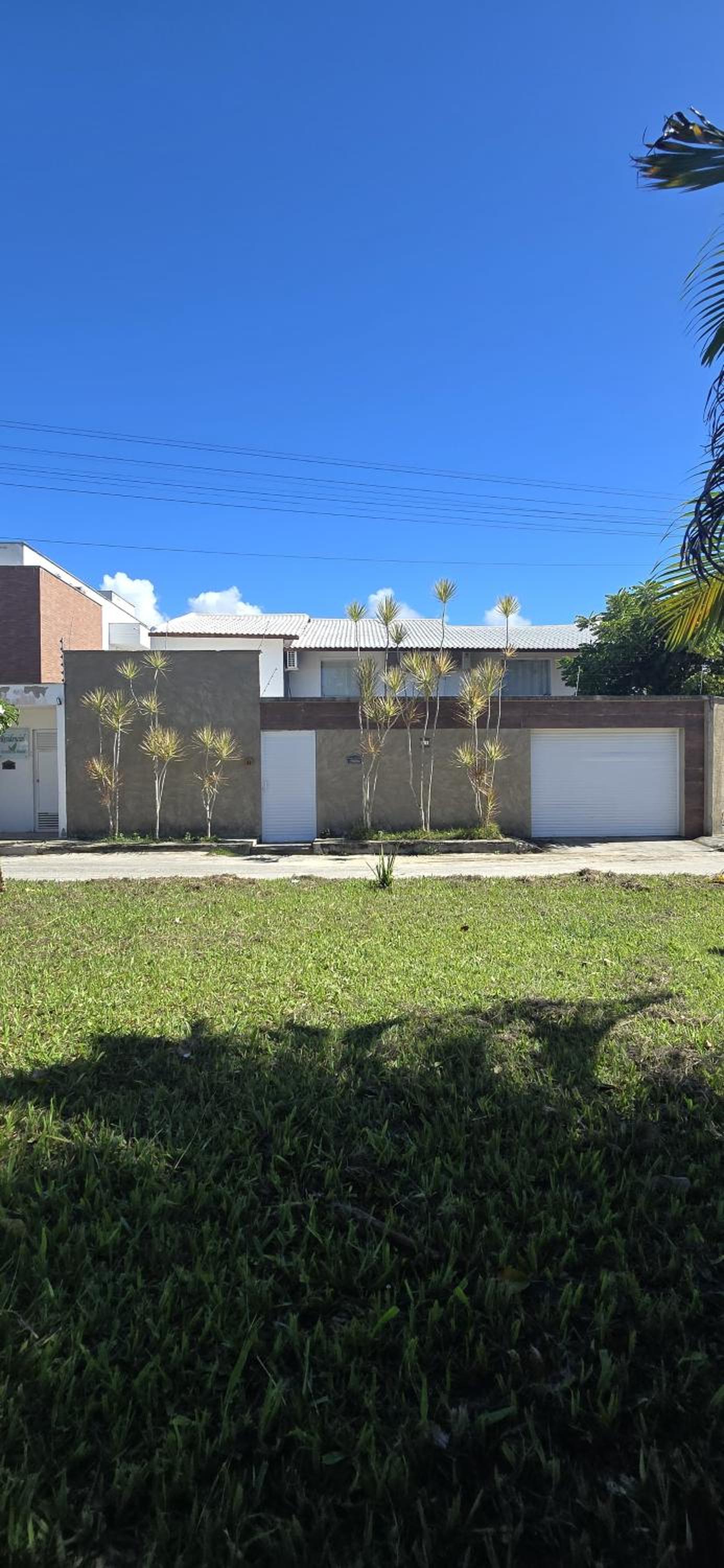 Casa Beija Flor - 03 quartos com suíte, piscina e área de churrasco, luxo totalmente privativa